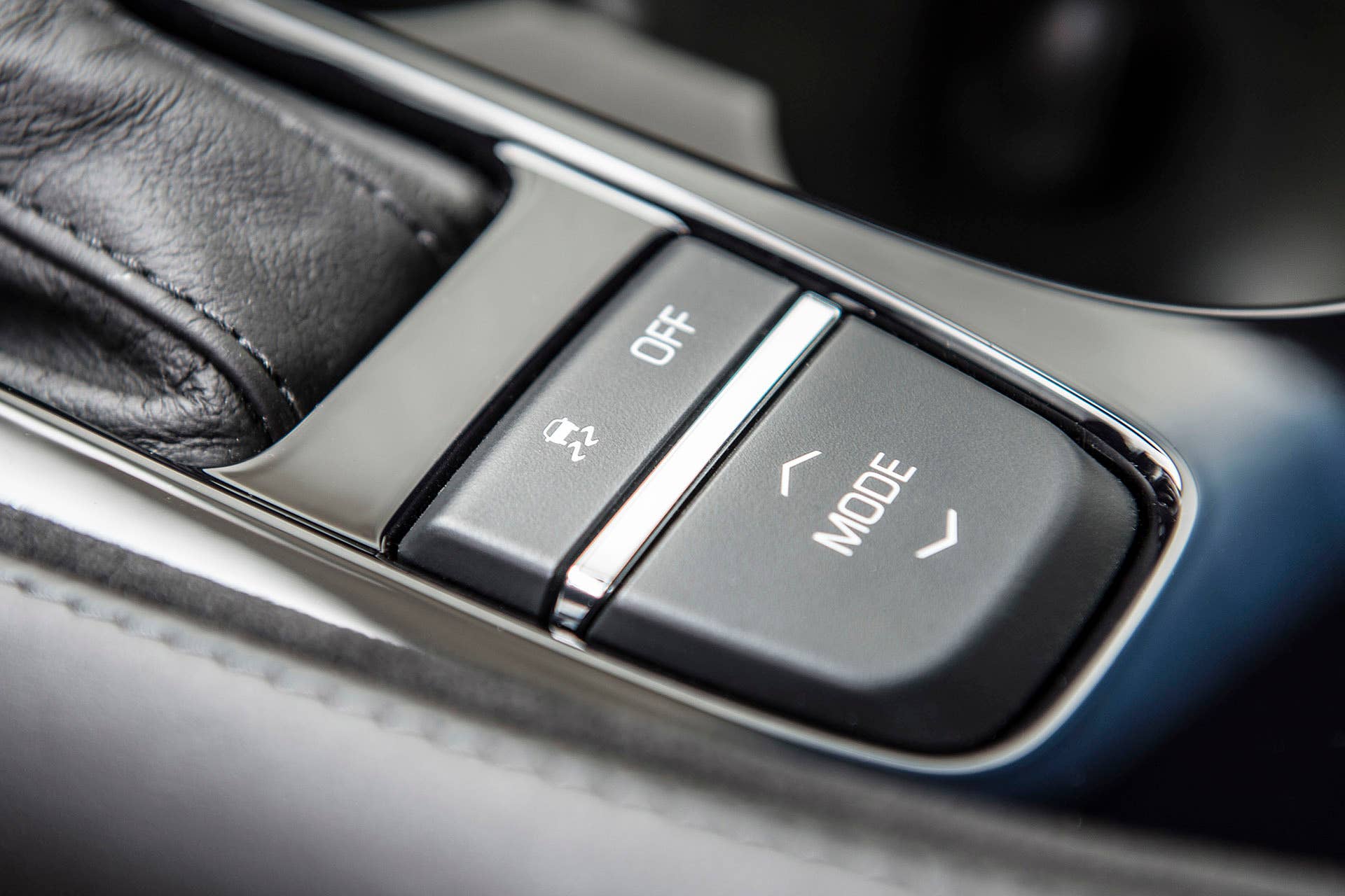 2016 Cadillac CTS-V drive mode controls