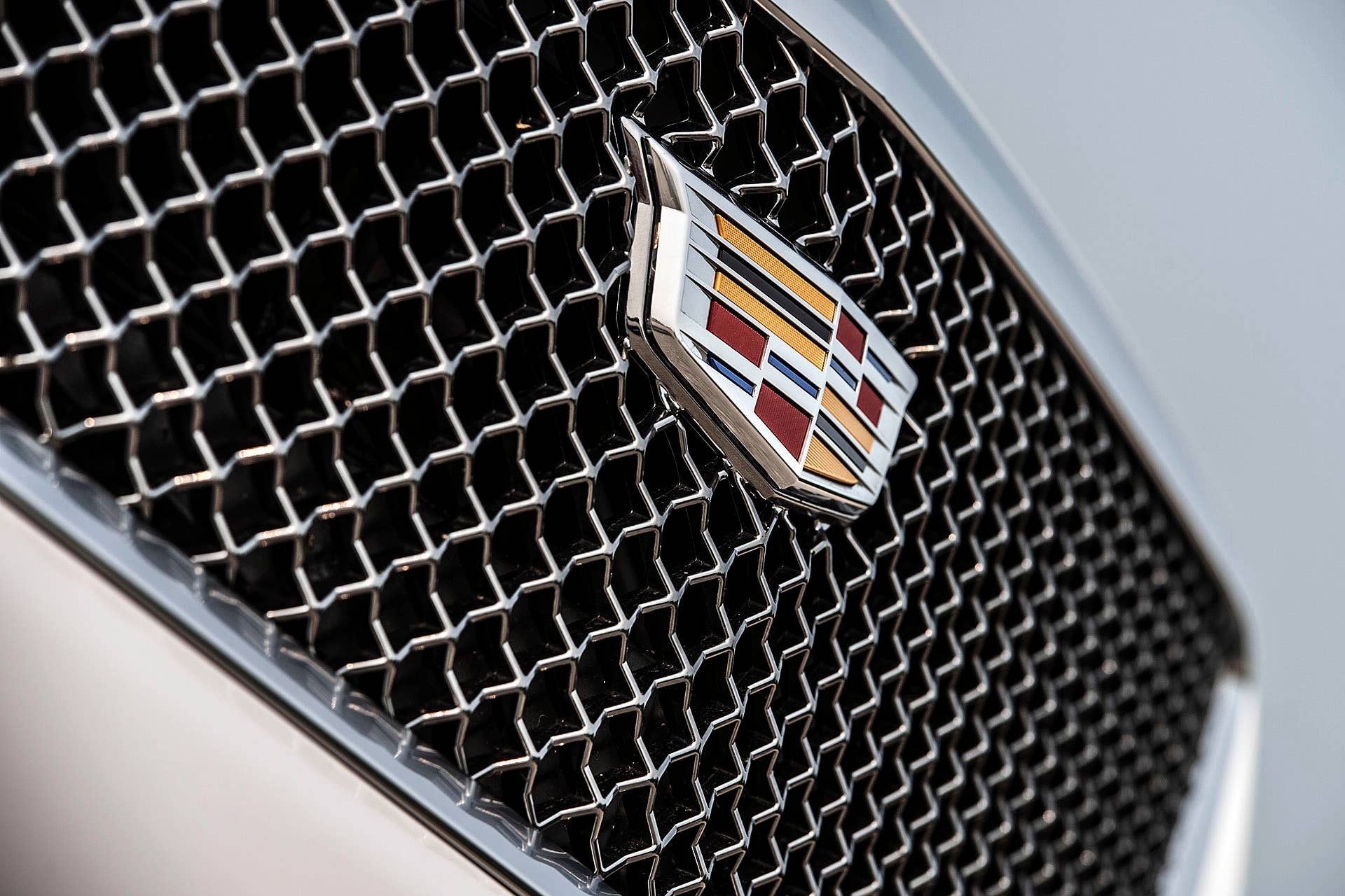 2016 Cadillac CTS-V badge