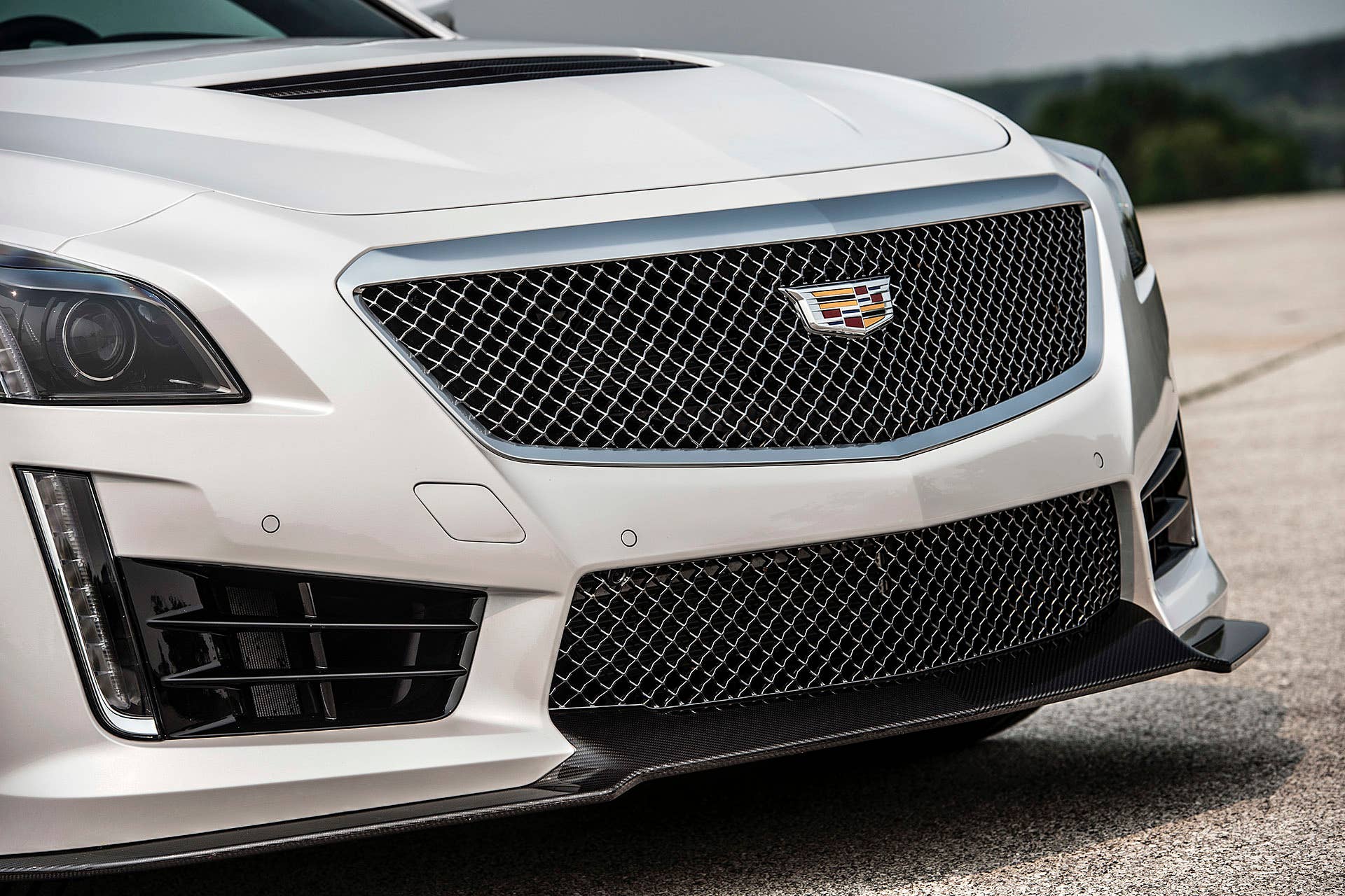 2016 Cadillac CTS-V grille