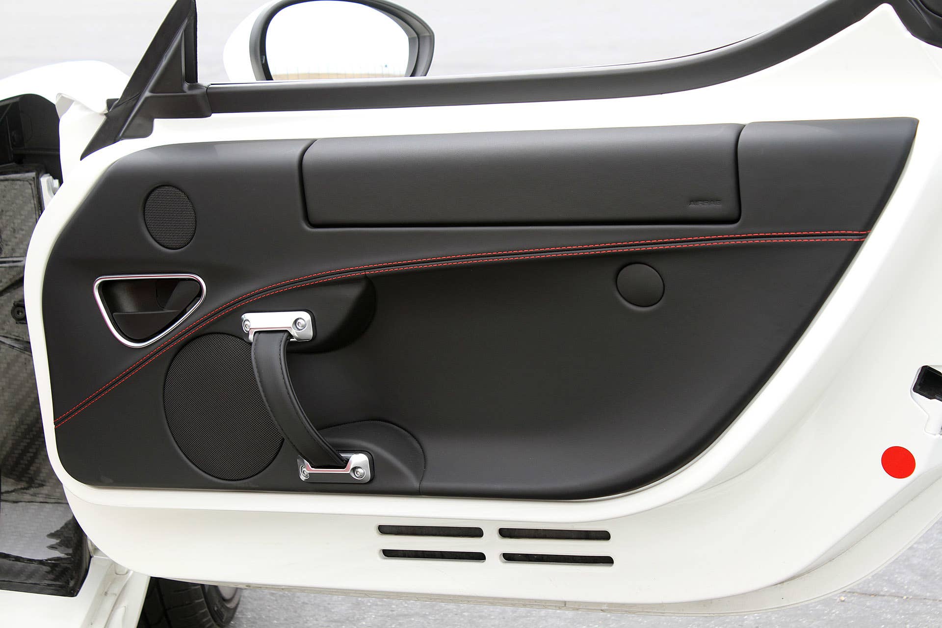 2015 Alfa Romeo 4C Spider door