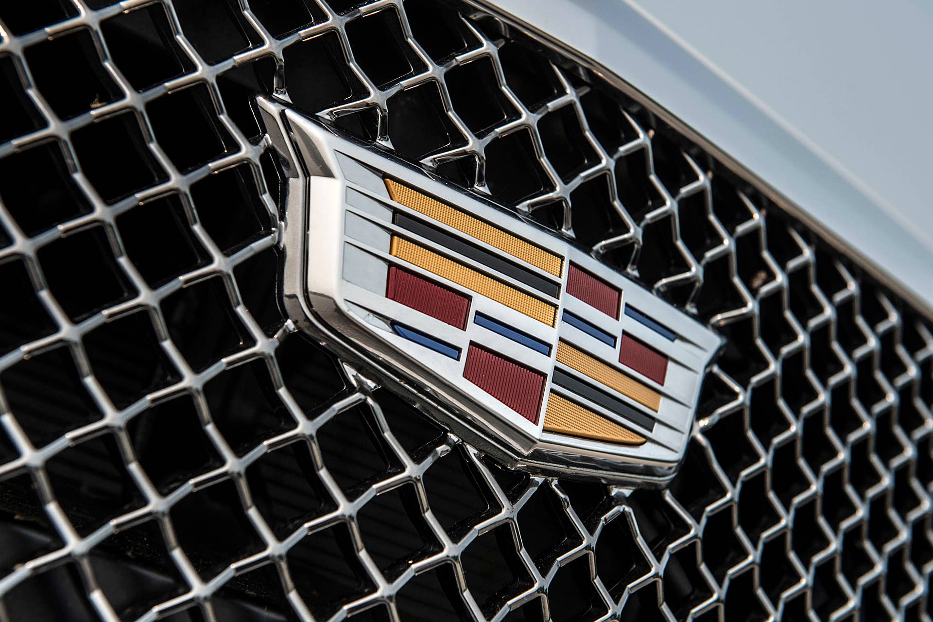 2016 Cadillac CTS-V badge