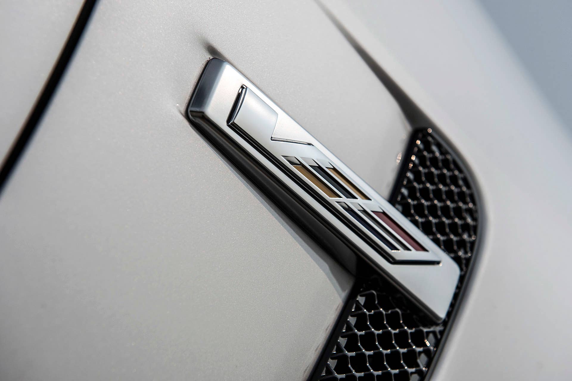 2016 Cadillac CTS-V badge