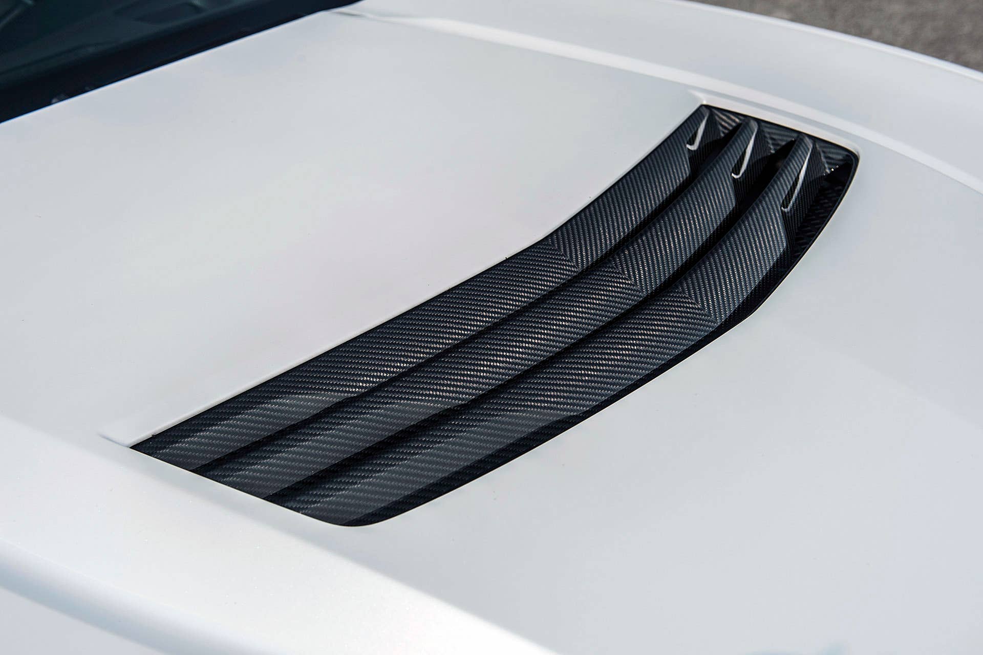 2016 Cadillac CTS-V hood vent