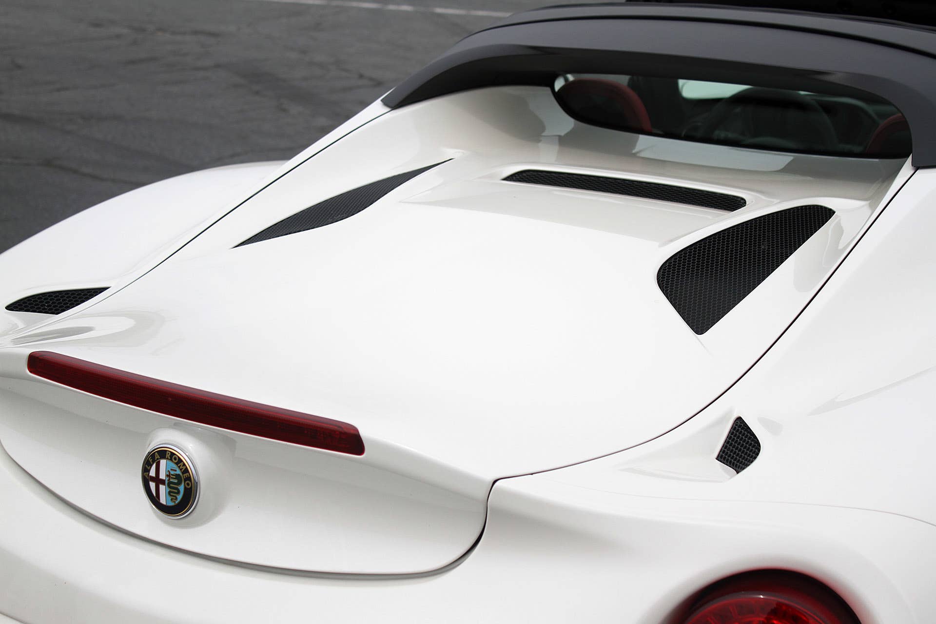 2015 Alfa Romeo 4C Spider engine cover