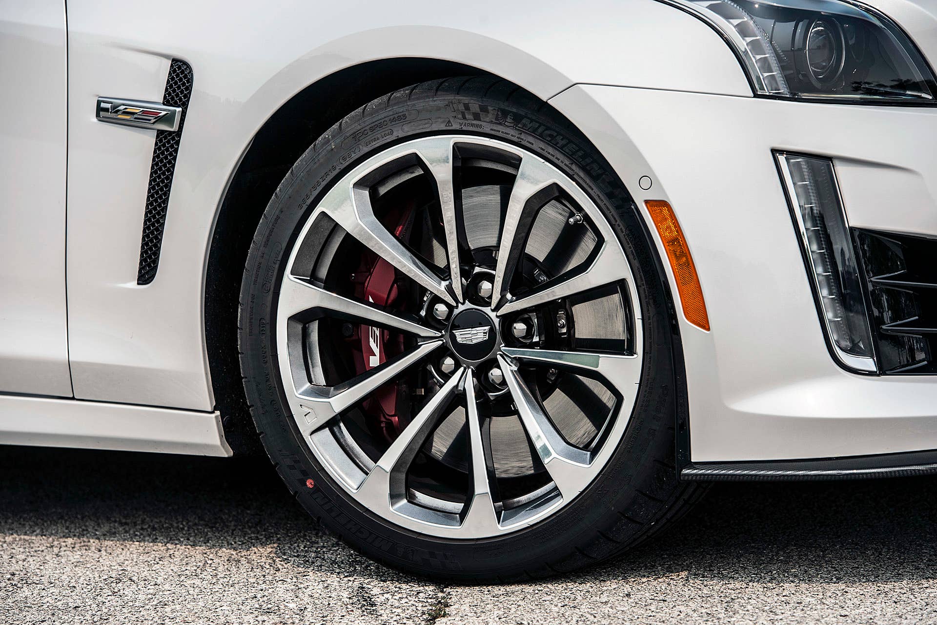 2016 Cadillac CTS-V wheel