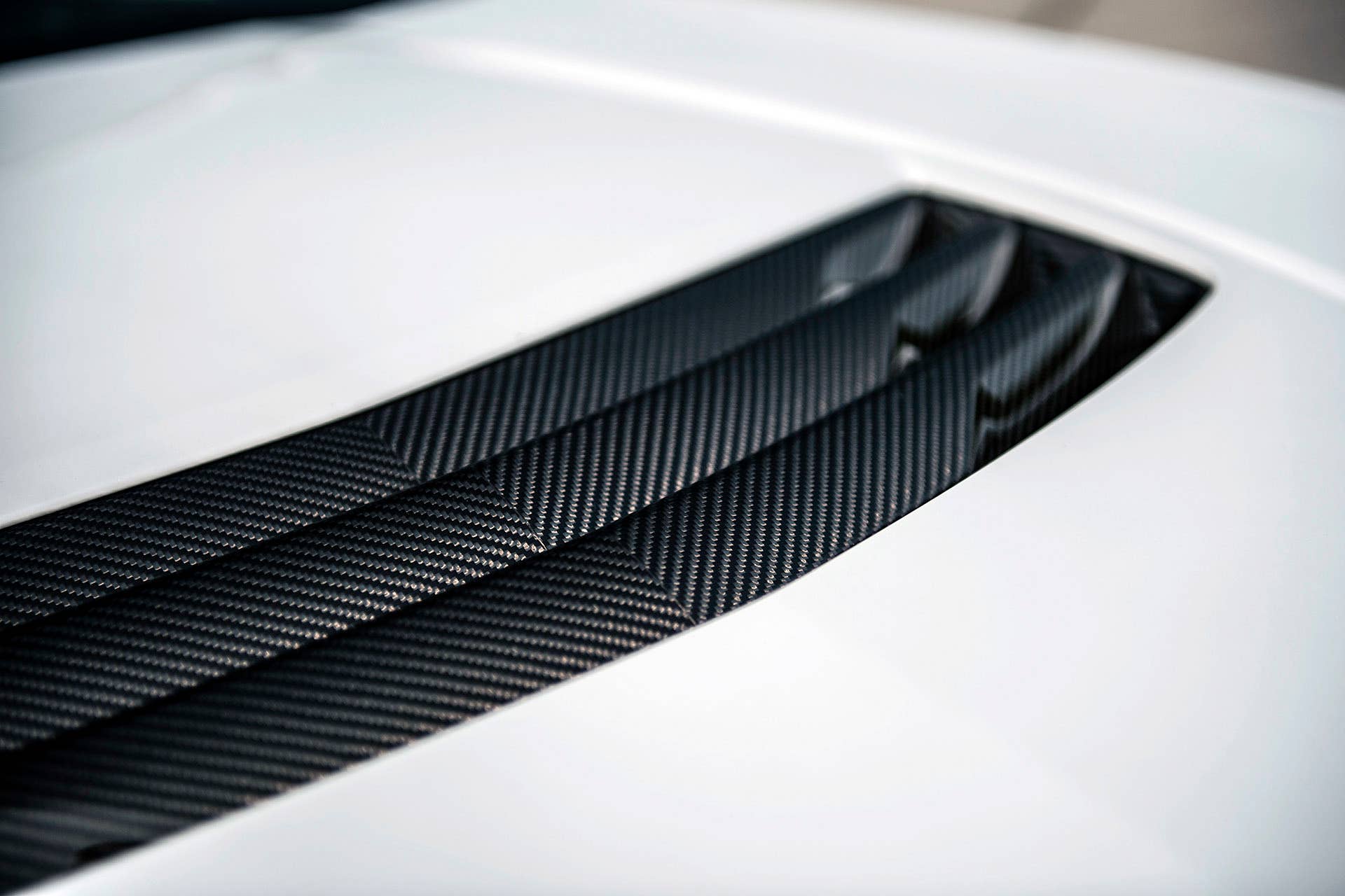 2016 Cadillac CTS-V hood vent