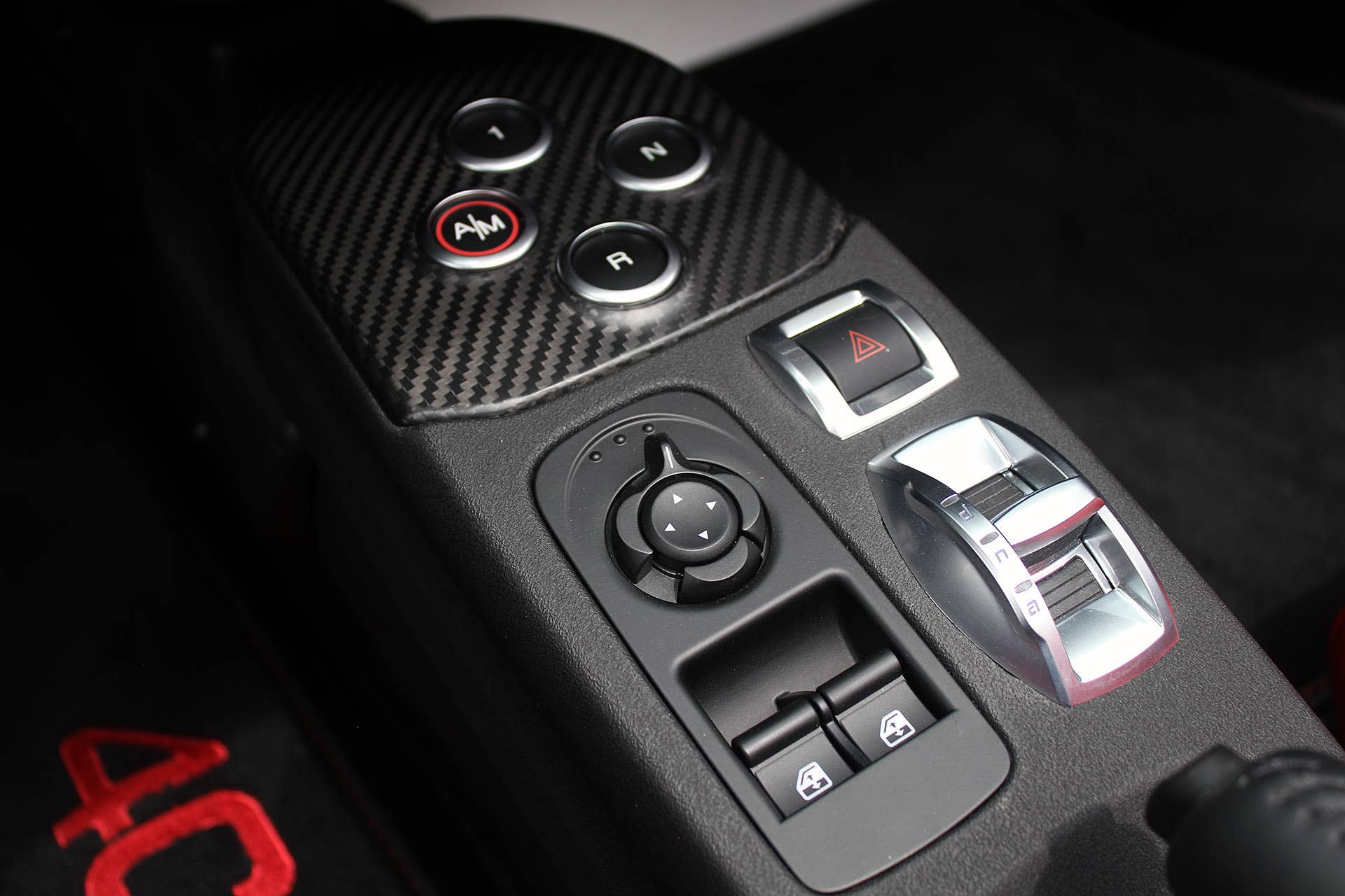 2015 Alfa Romeo 4C Spider center console