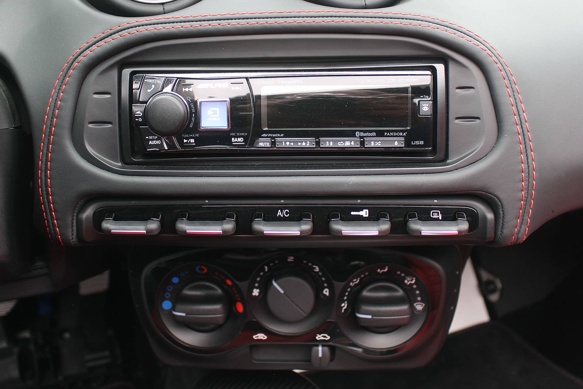 2015 Alfa Romeo 4C Spider instrument panel