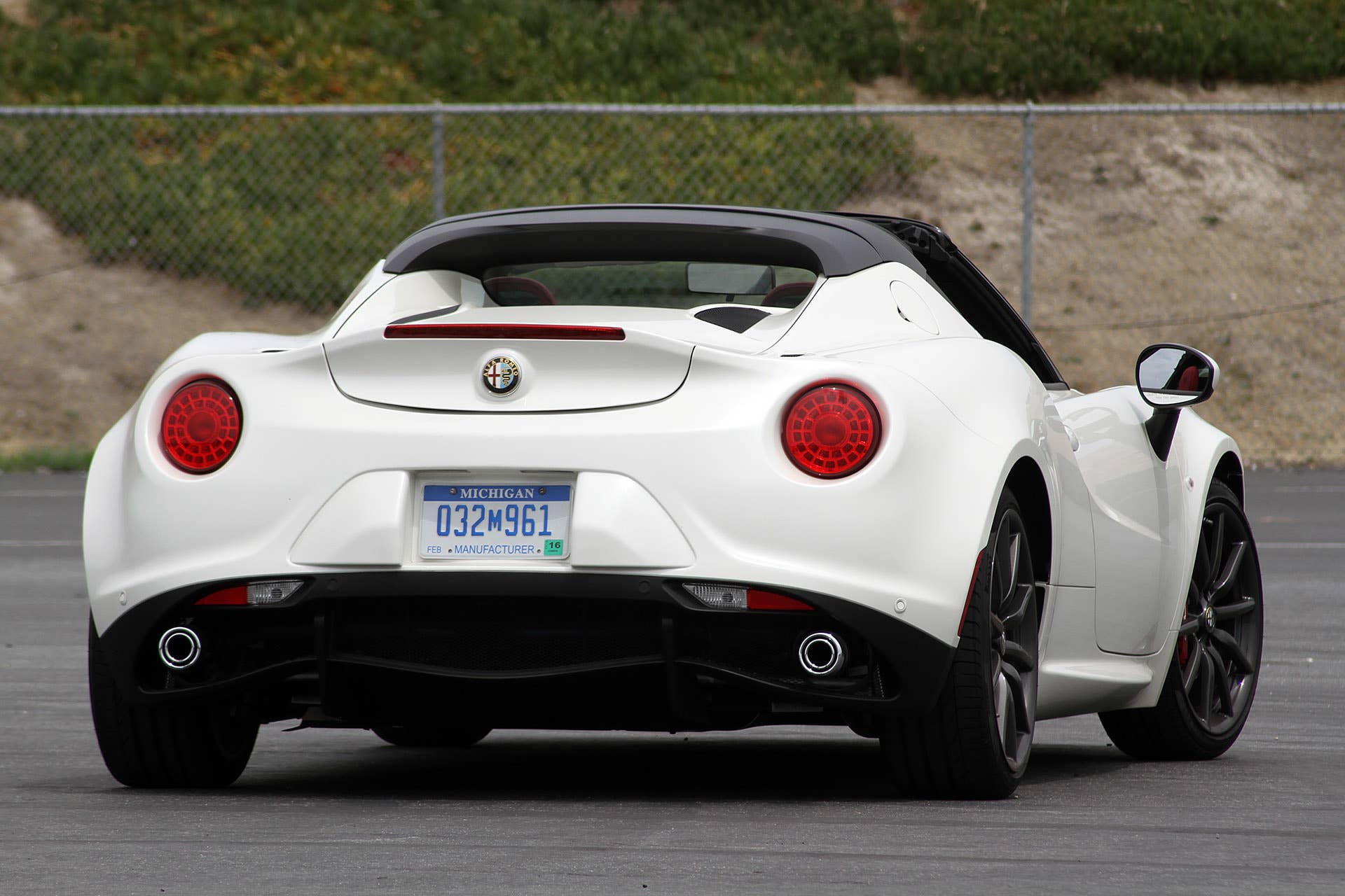 2015 Alfa Romeo 4C Spider rear 3/4 view