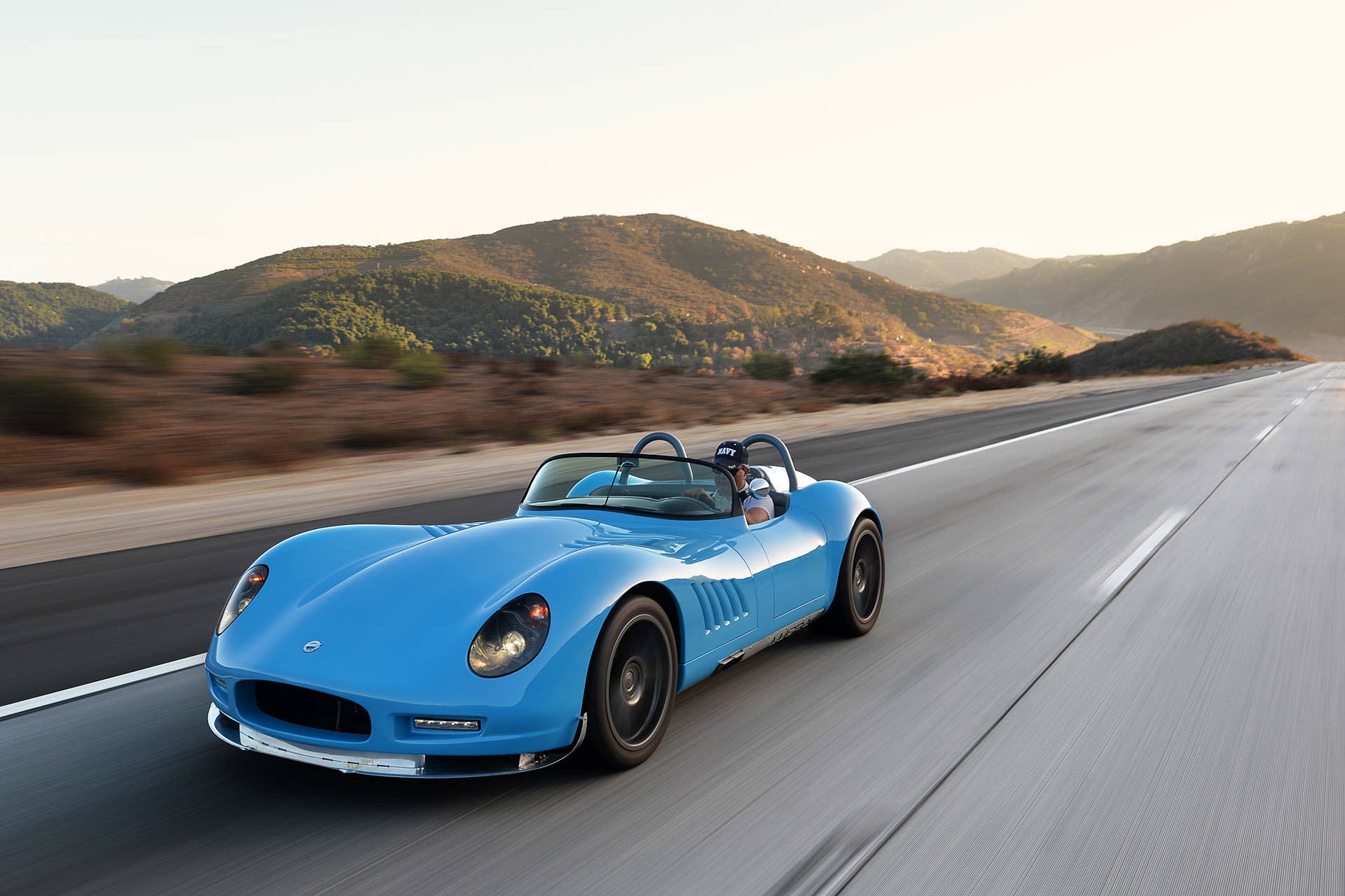 2015 Lucra LC470