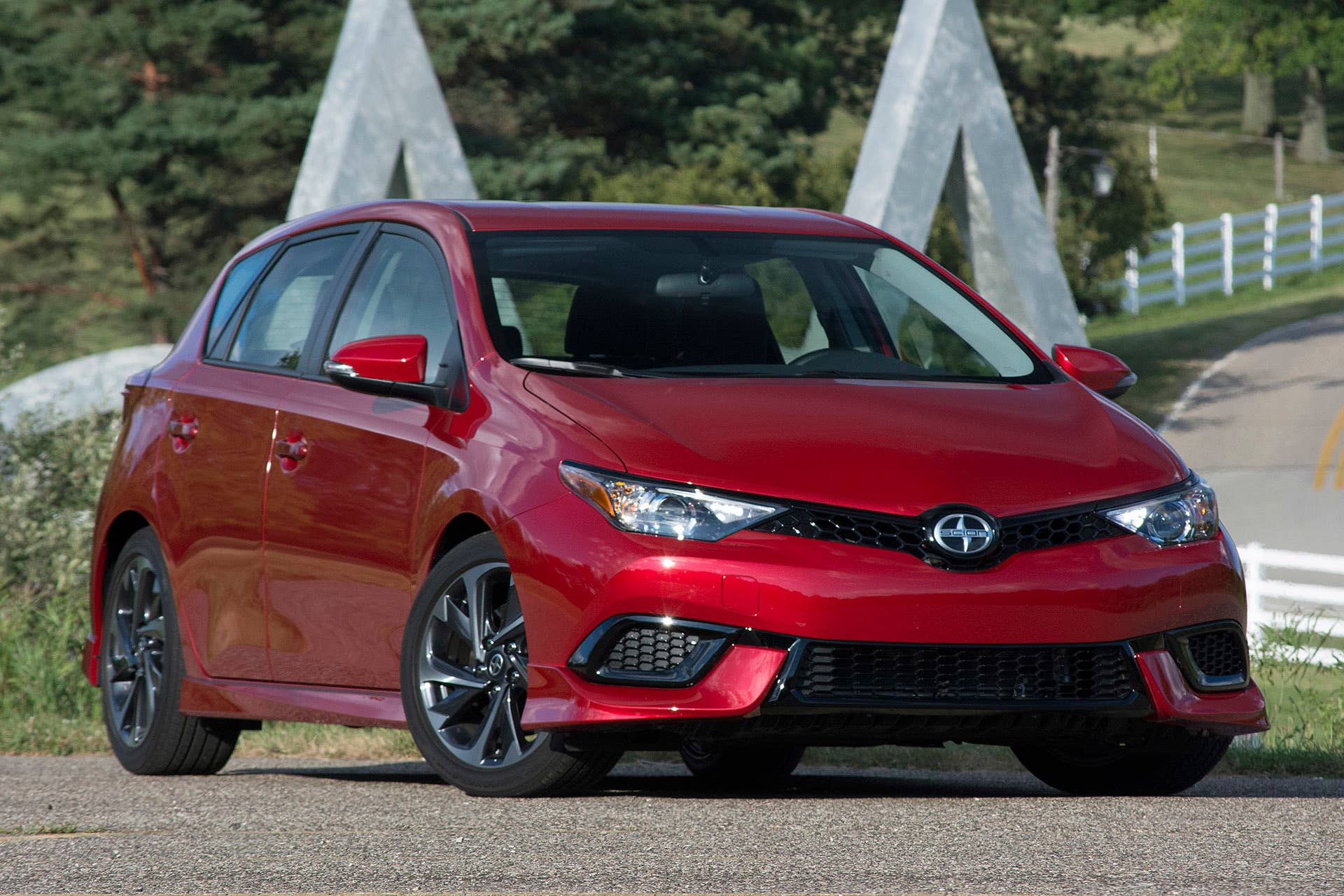 2016 Scion iM front 3/4 view