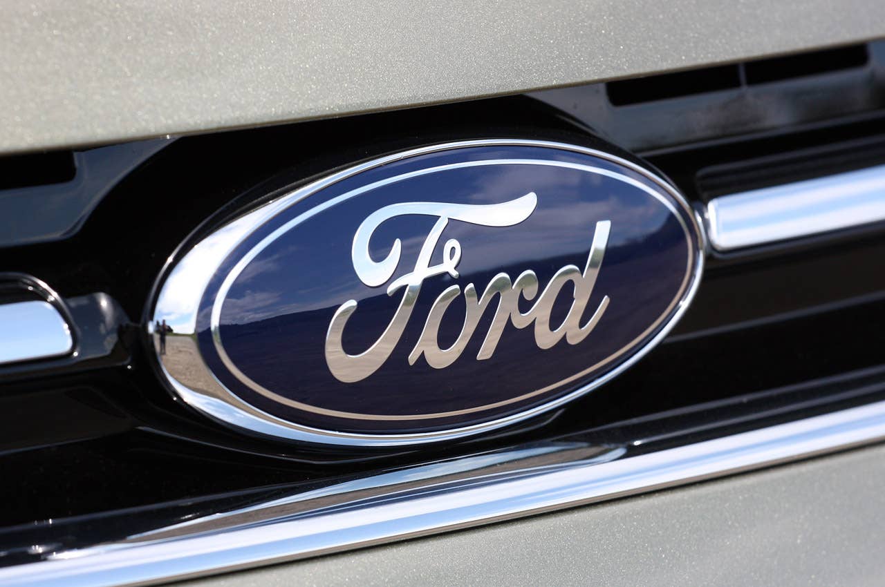 2013 Ford Escape logo
