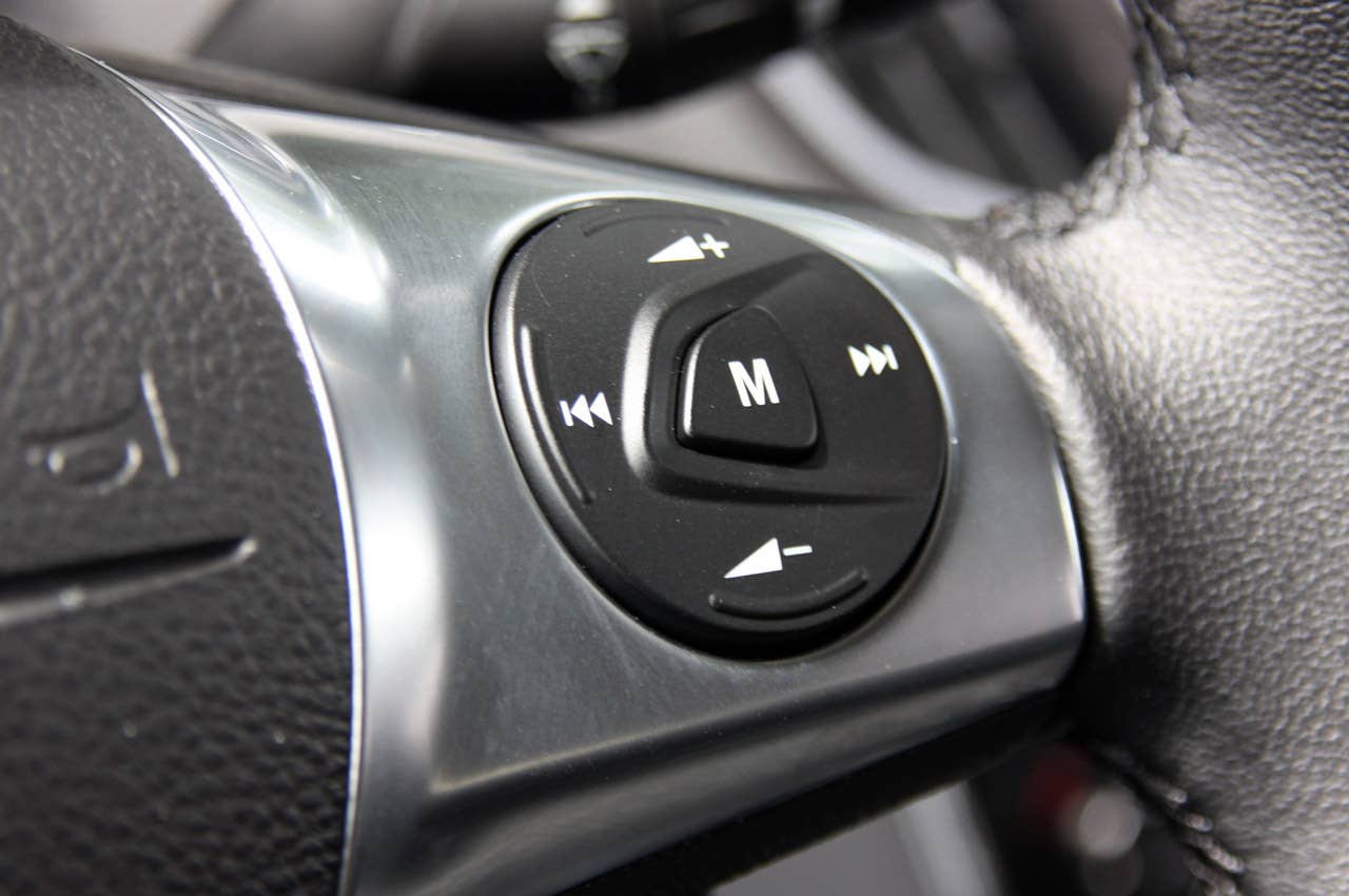 2013 Ford Escape steering wheel controls
