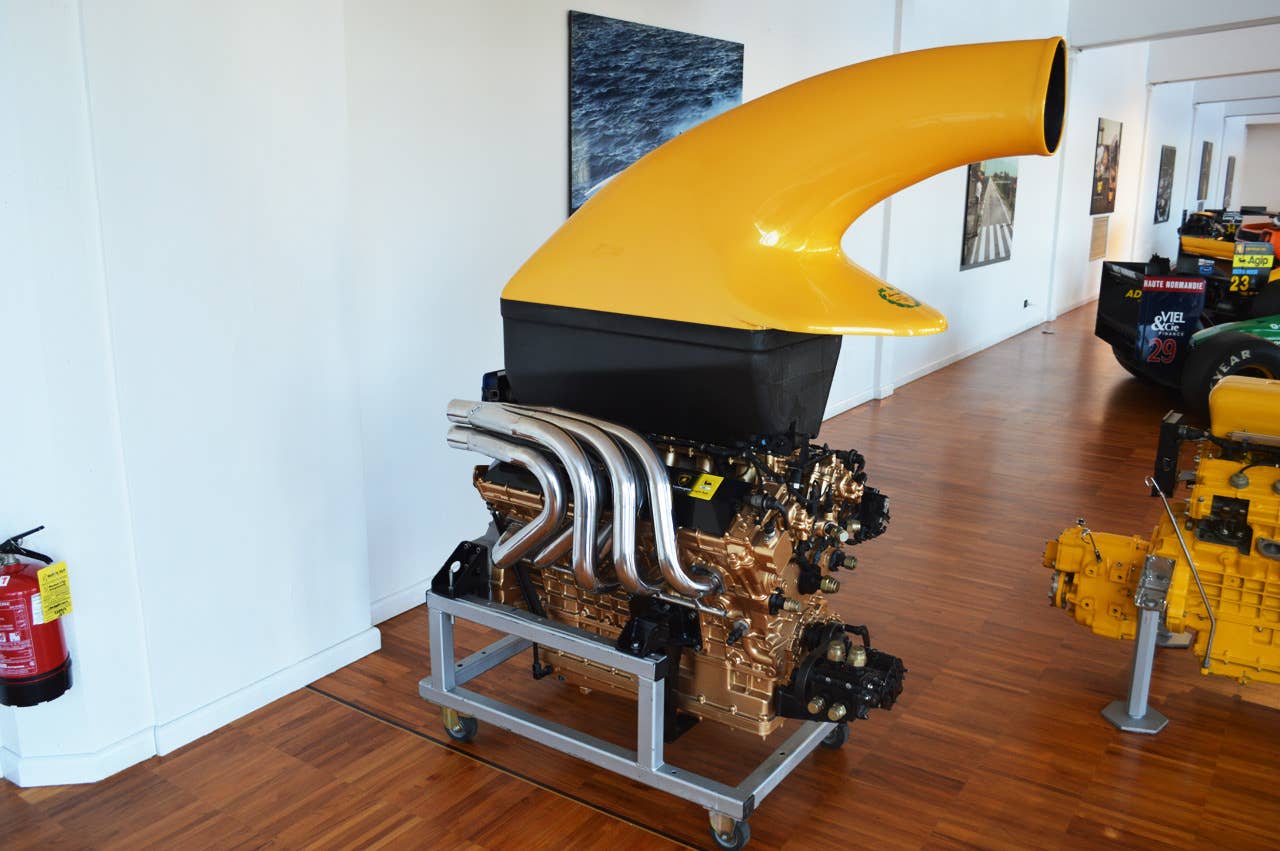 Lamborghini marine engine