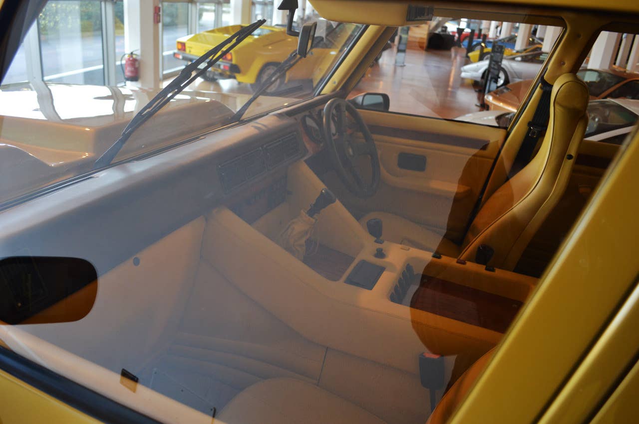 Lamborghini LM 002 (right-hand drive)