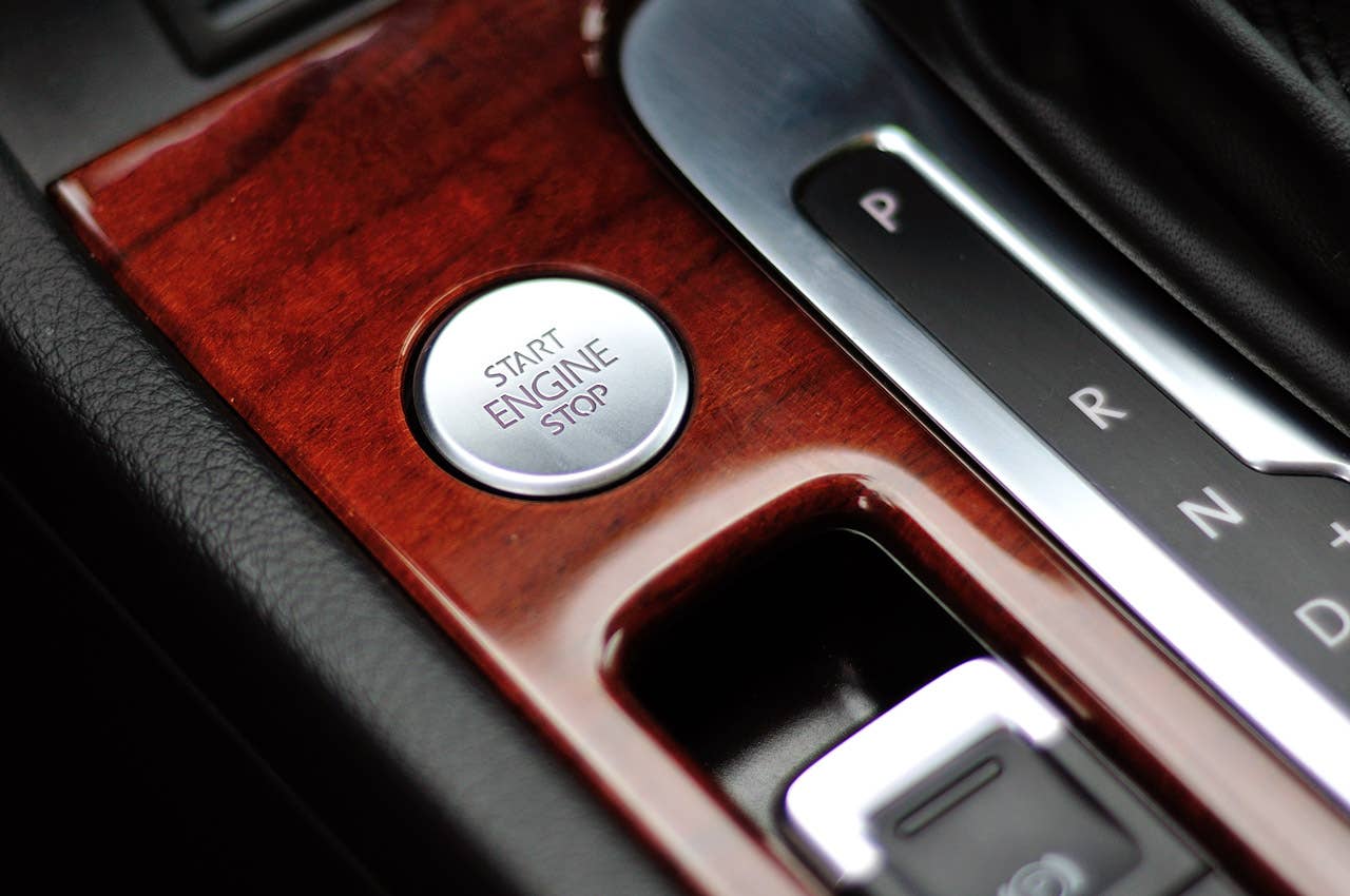 2012 Volkswagen Touareg Hybrid start button