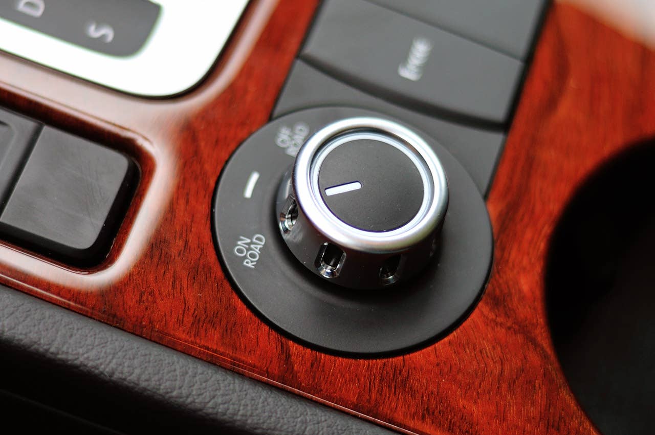 2012 Volkswagen Touareg Hybrid drive mode control knob