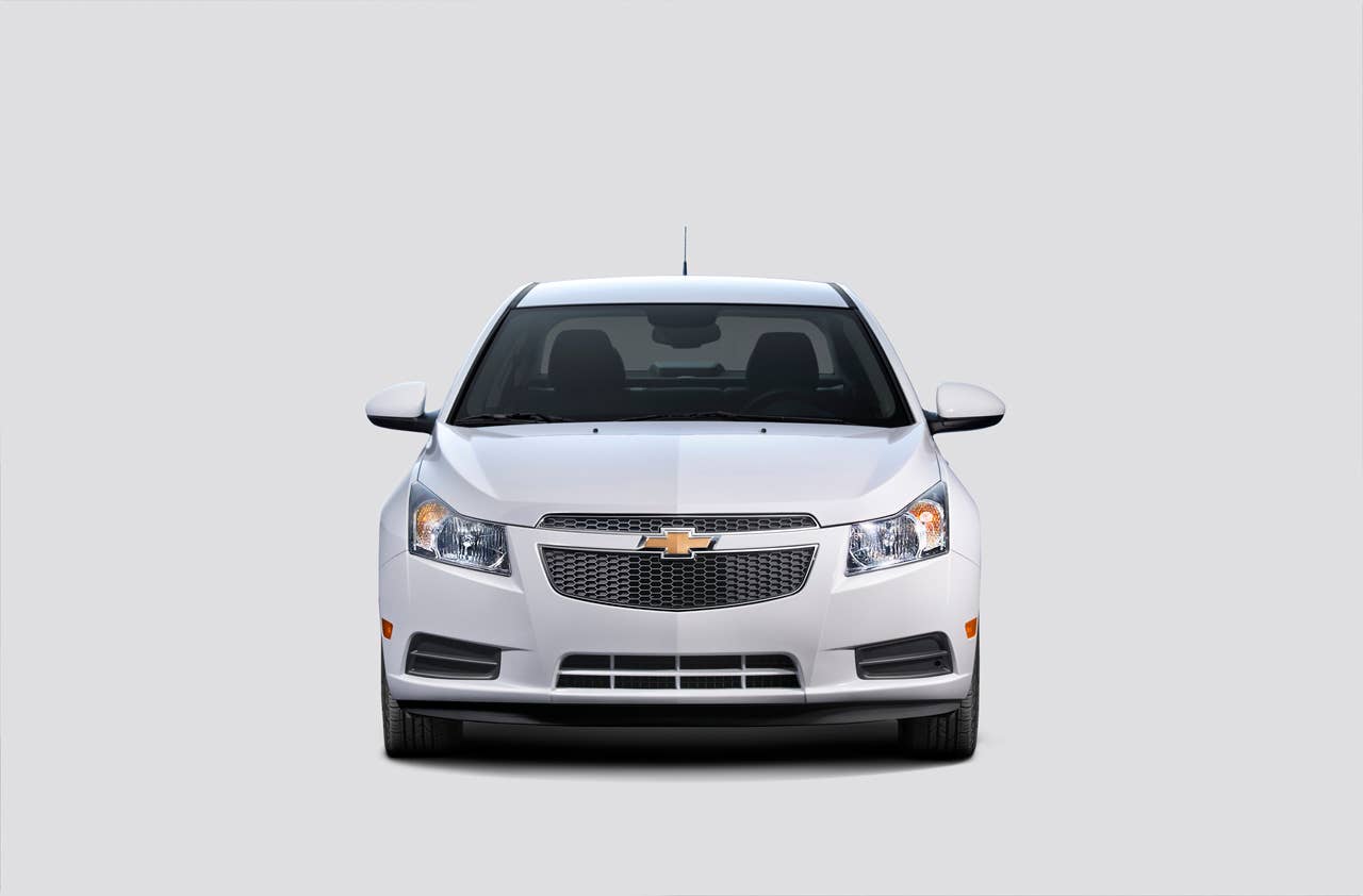 The 2014 Chevrolet Cruze Clean Turbo Diesel, unveiled at the 2013 Chicago Auto Show, features an advanced 2.0L clean diesel engine that delivers an estimated 42 mpg highway, 148 horsepower,and best-in-class range. It is the cleanest diesel passenger car engine General Motors has ever produced.