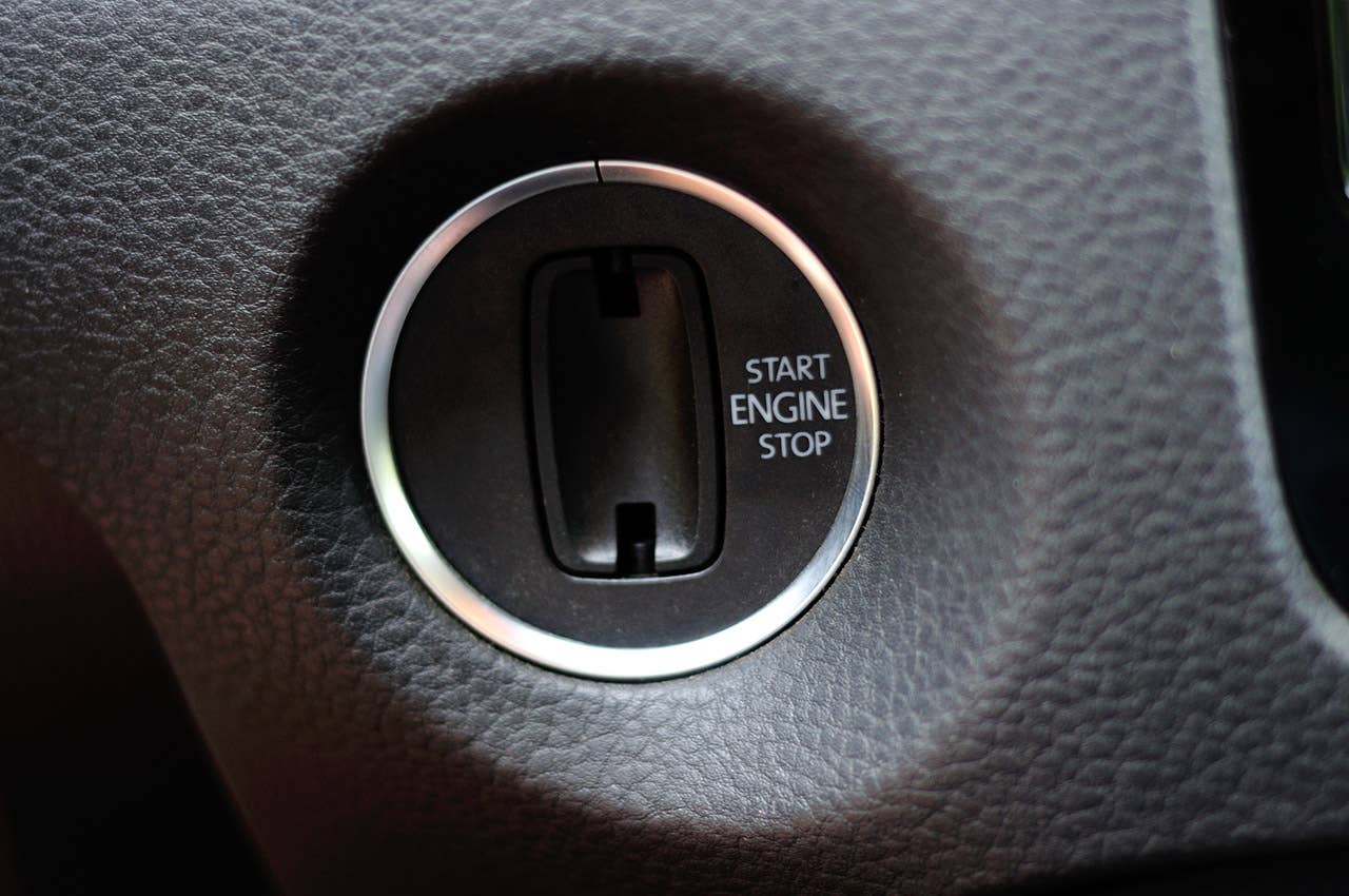 2012 Volkswagen Touareg Hybrid key slot