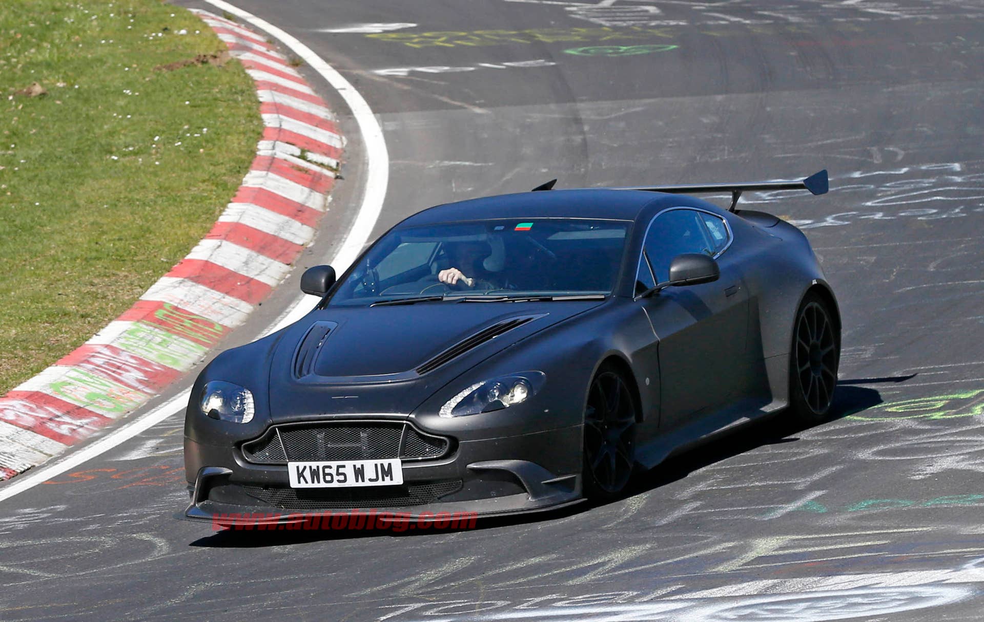 Aston Martin Vantage GT8