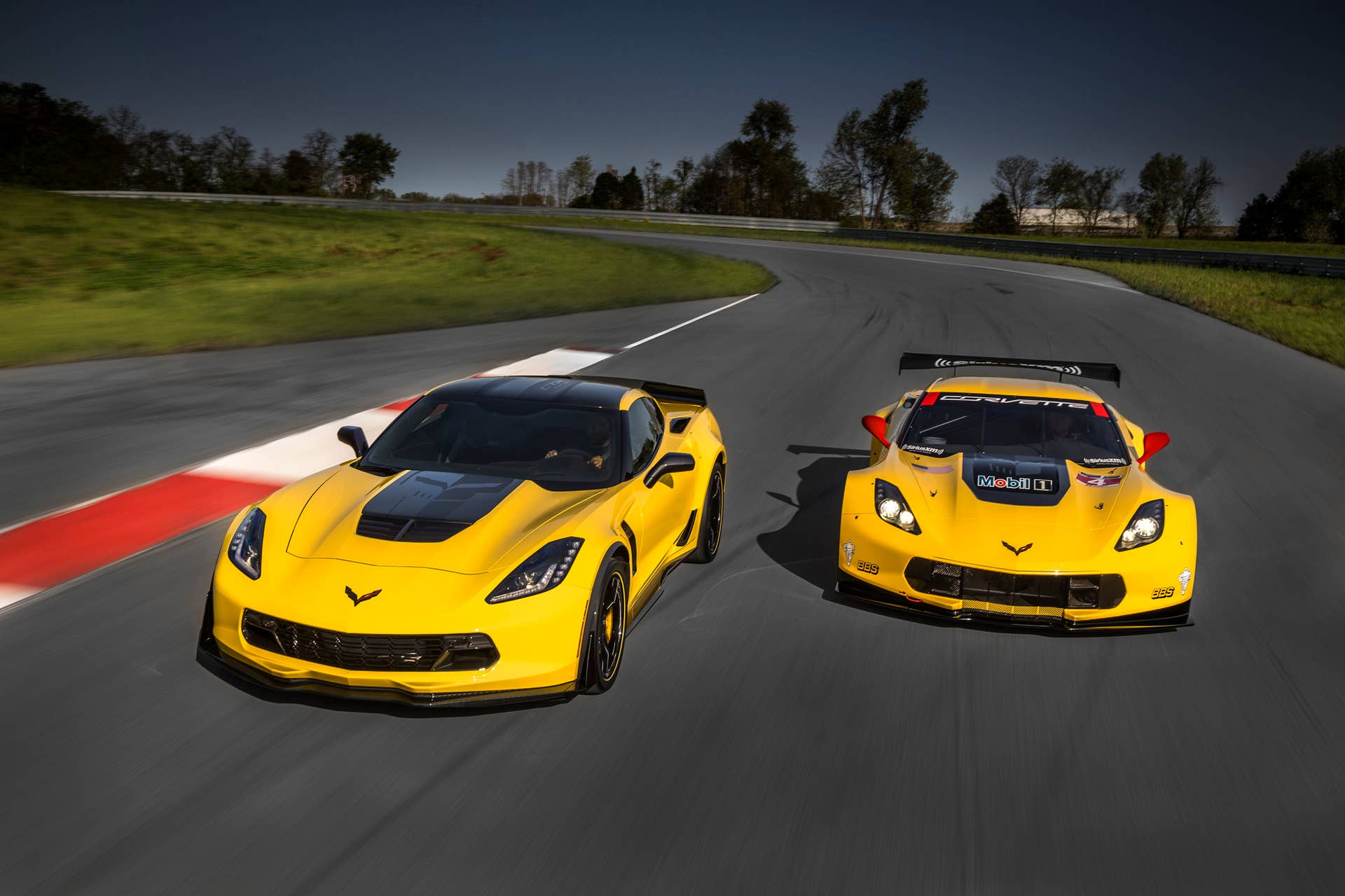 2016 Chevy Corvette Z06 C7.R Edition front track