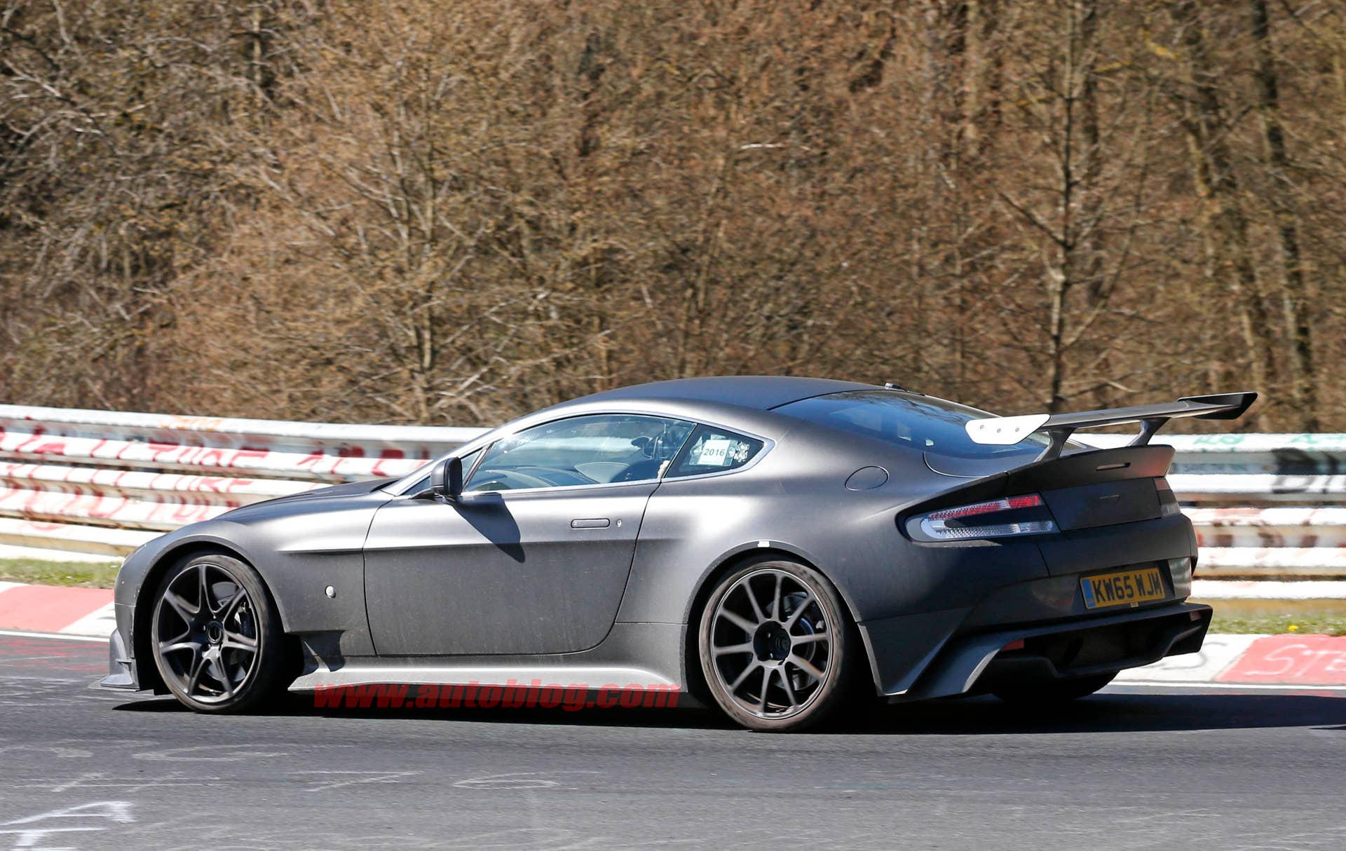 Aston Martin Vantage GT8 spied rear 3/4