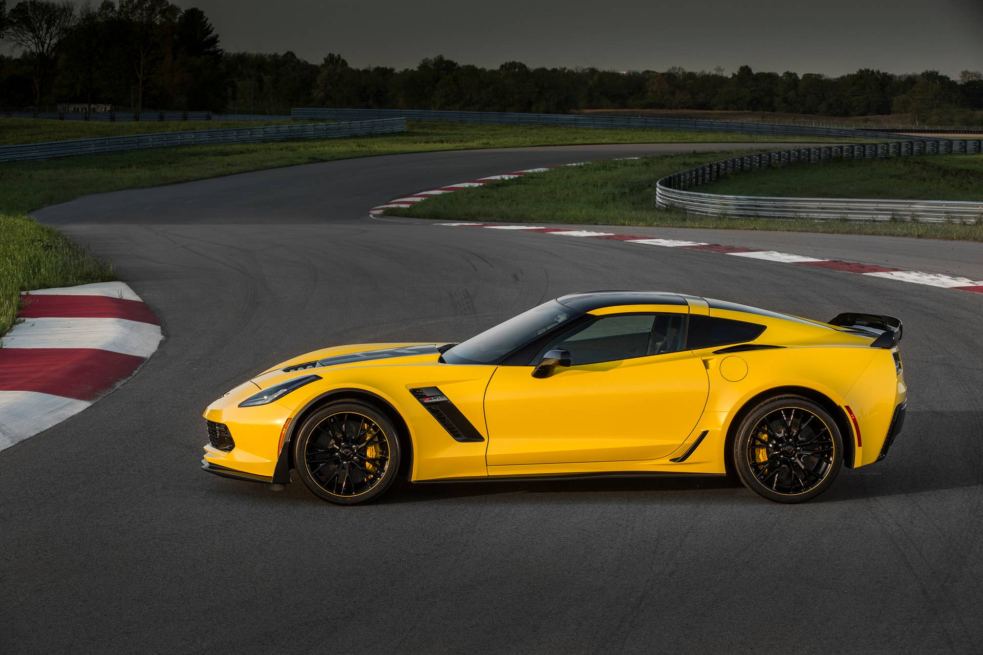 2016 Chevy Corvette Z06 C7.R Edition profile