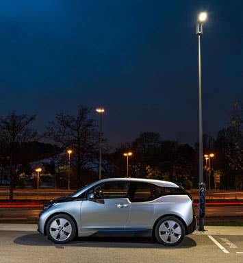 BMW i3 streetlight charging