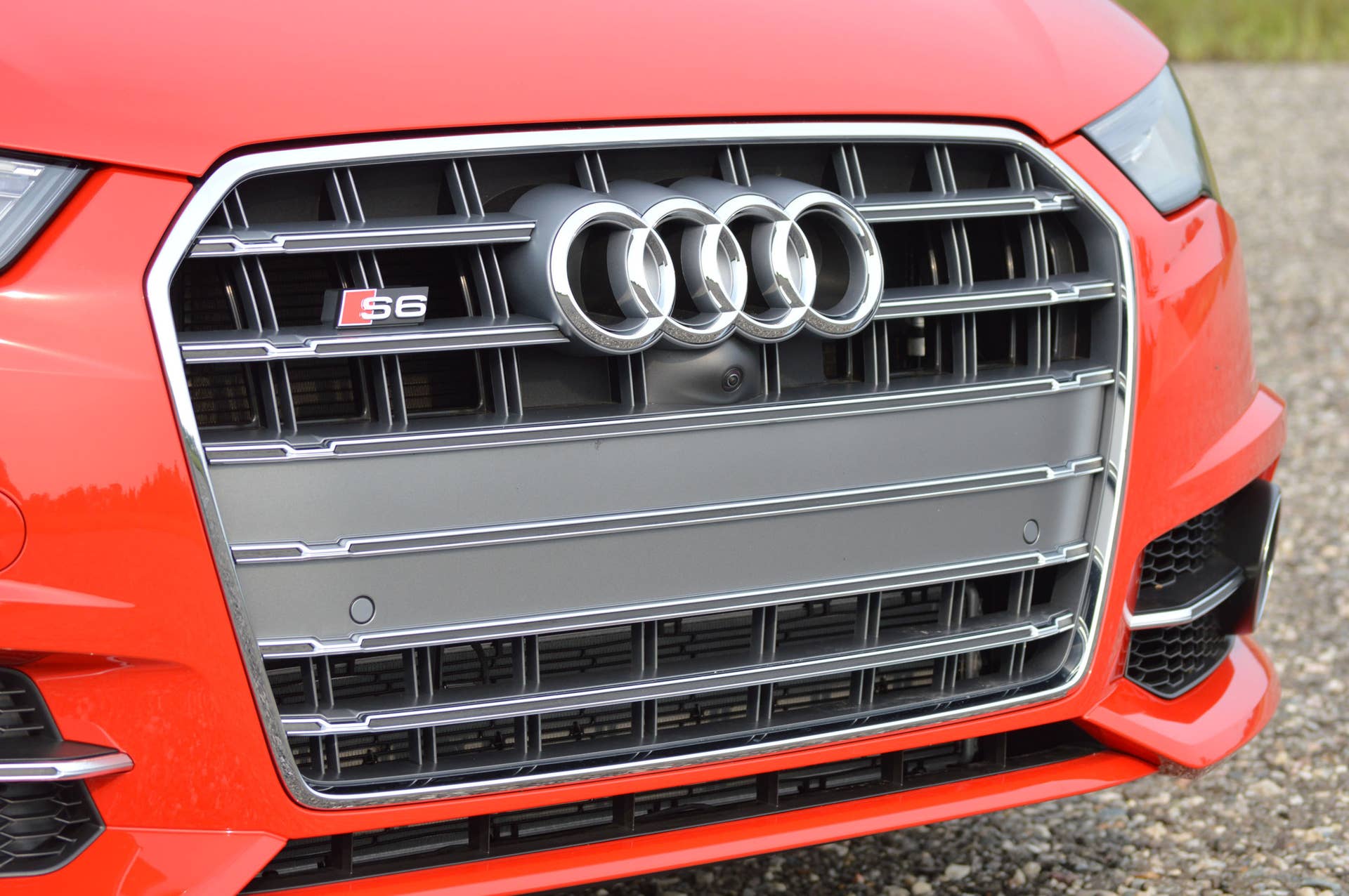 2016 audi s6 red grille detail