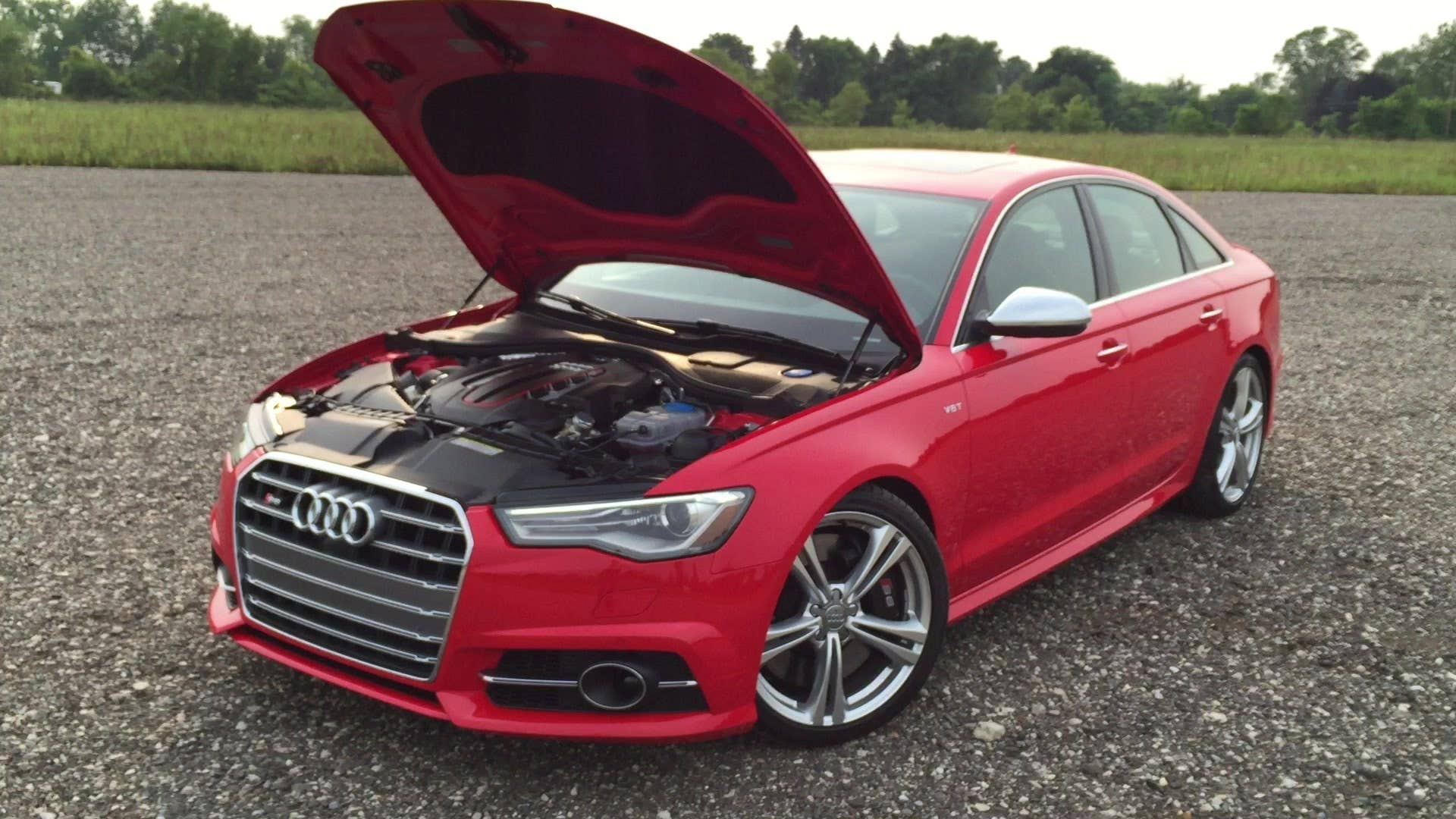 We take inside the engine bay of the 2016 Audi S6, and get up close with the 4.0-liter twin-turbo V8.