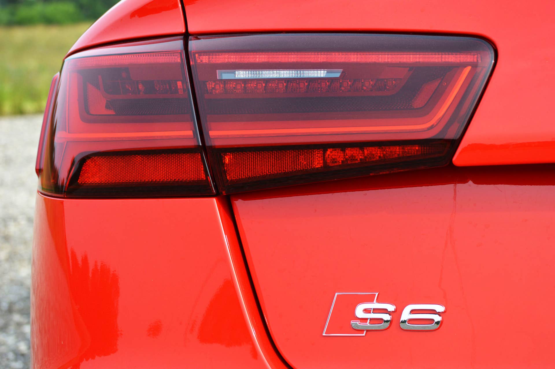 2016 audi s6 red taillight badge detail