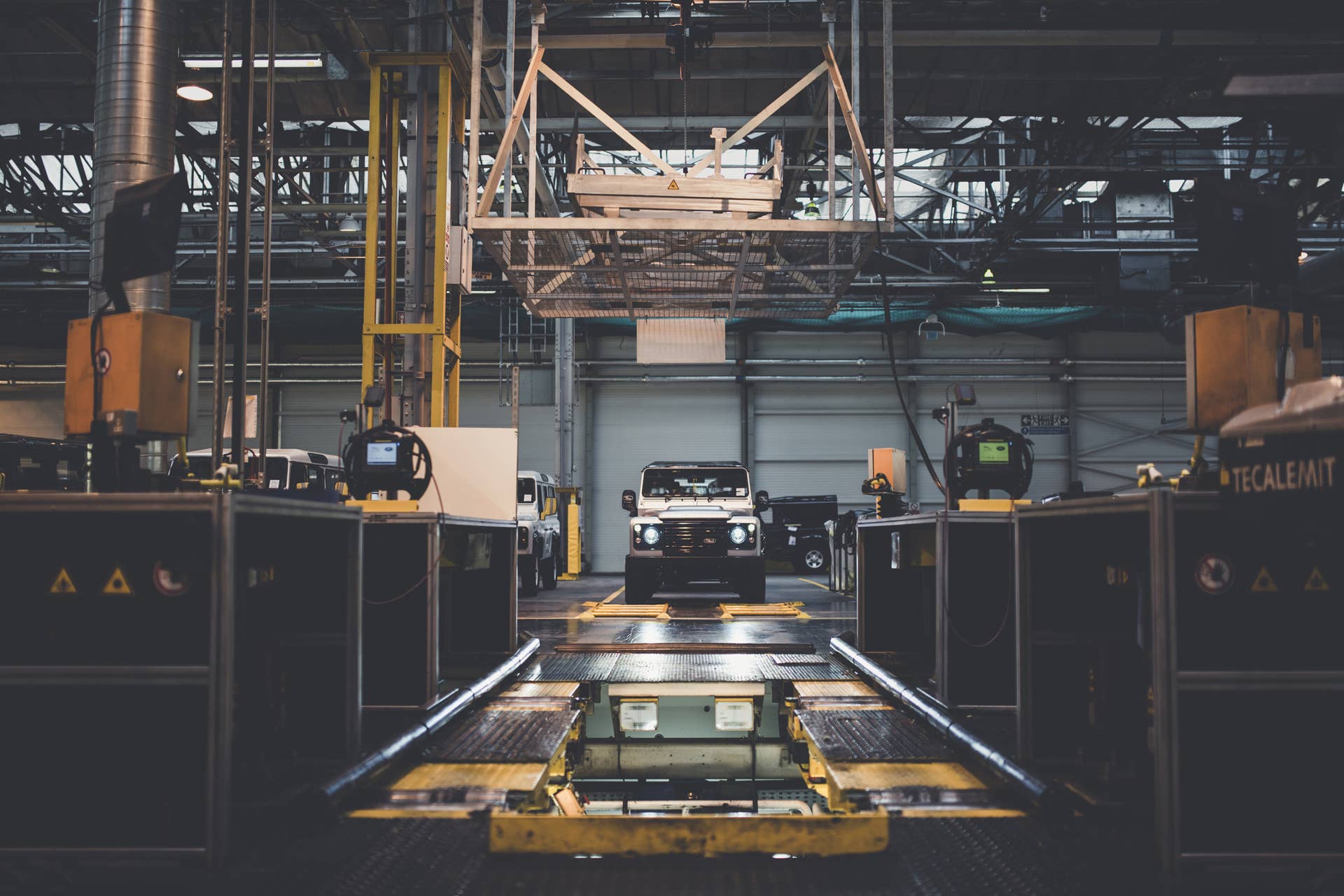 Land Rover Defender 2,000,000 assembly