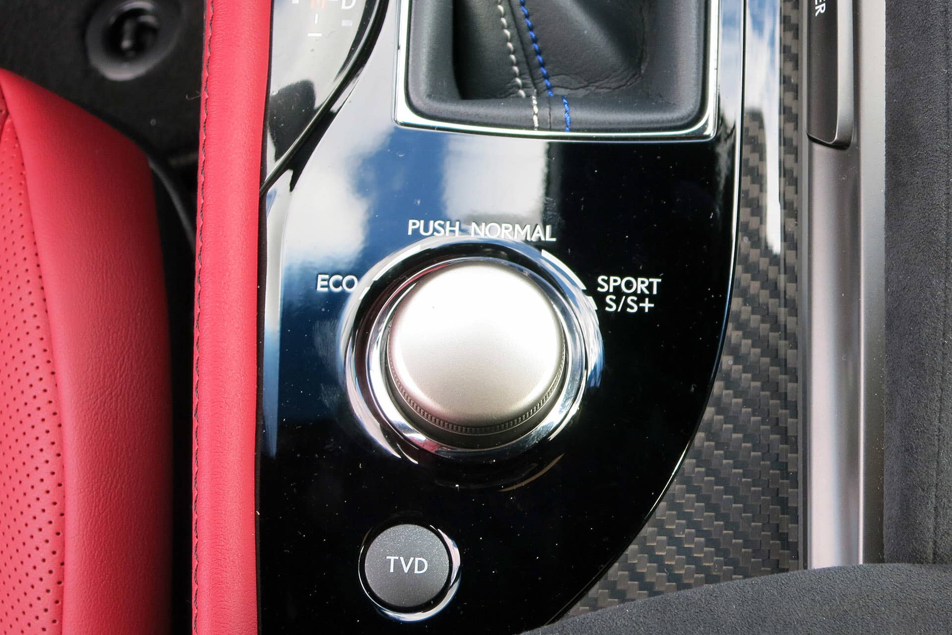 2016 Lexus GS F drive mode controls