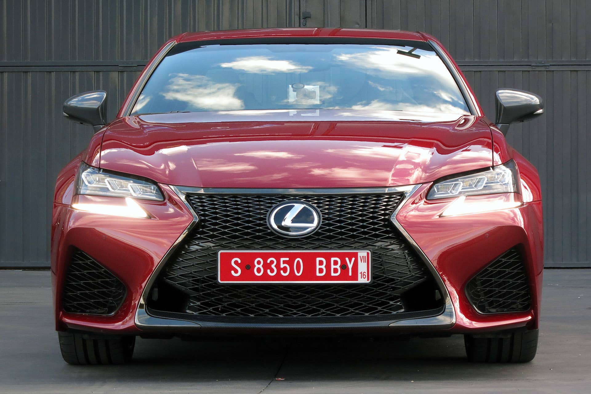 2016 Lexus GS F front view