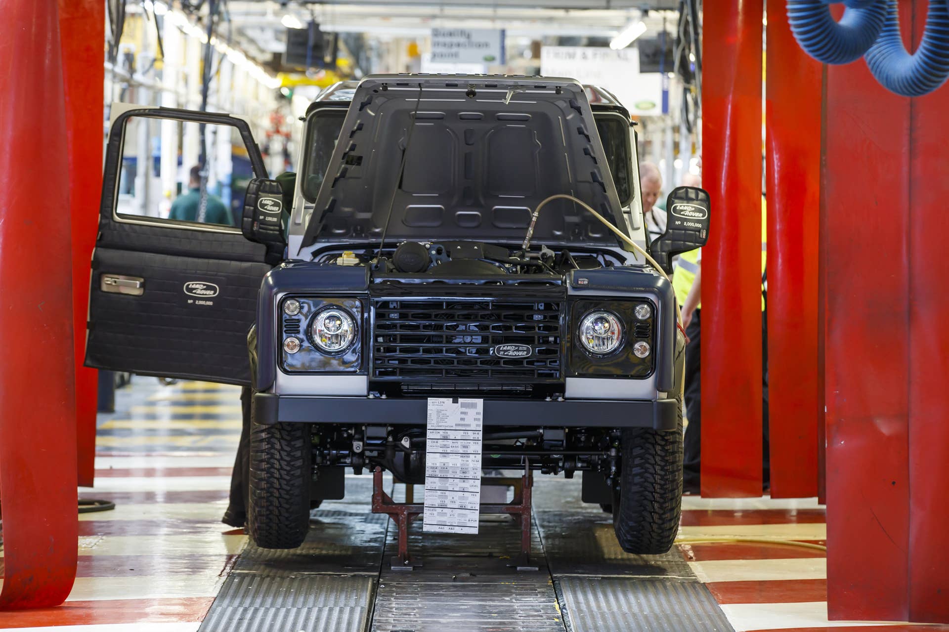 Land Rover Defender 2,000,000 assembly