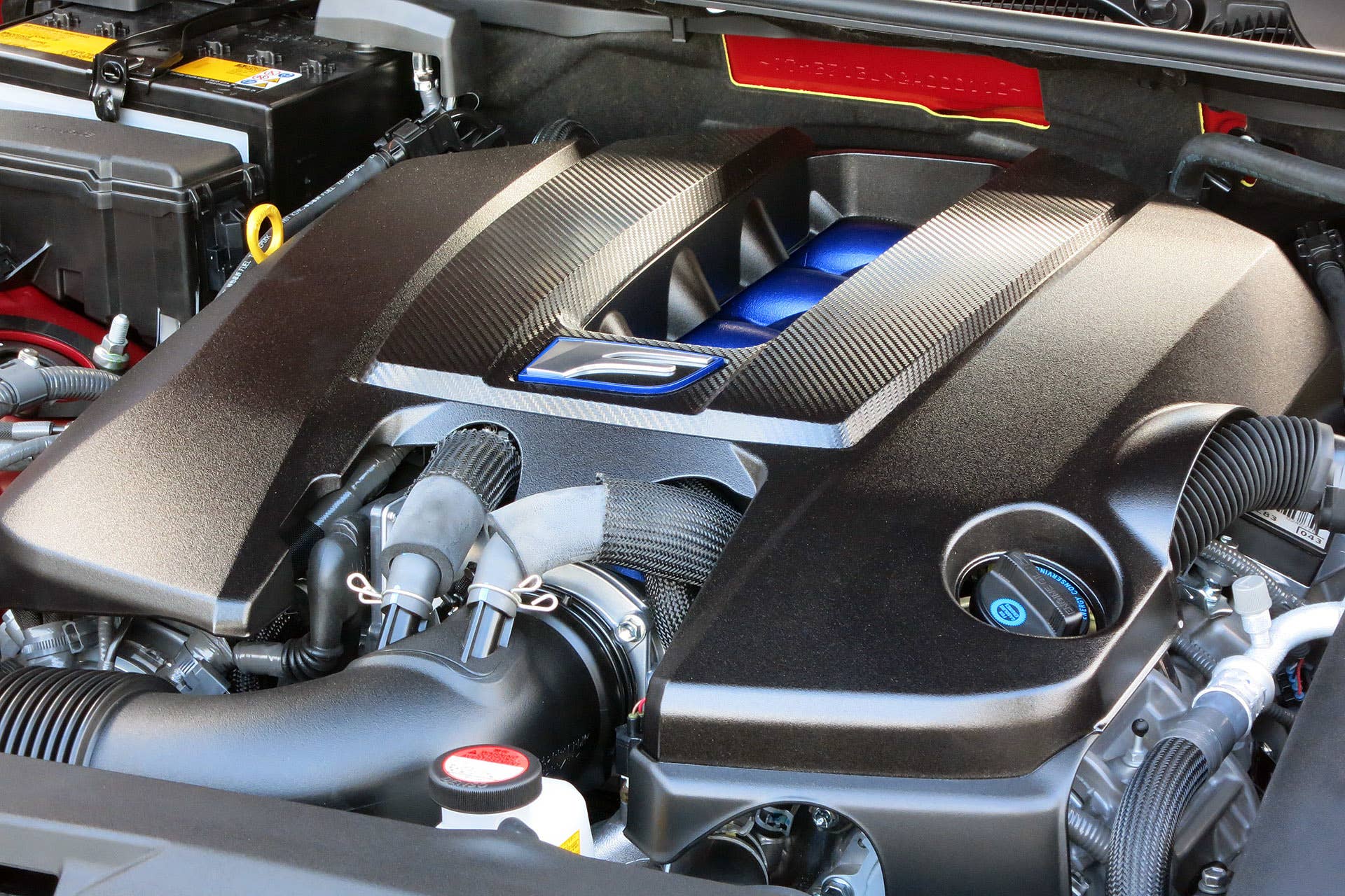 2016 Lexus GS F engine