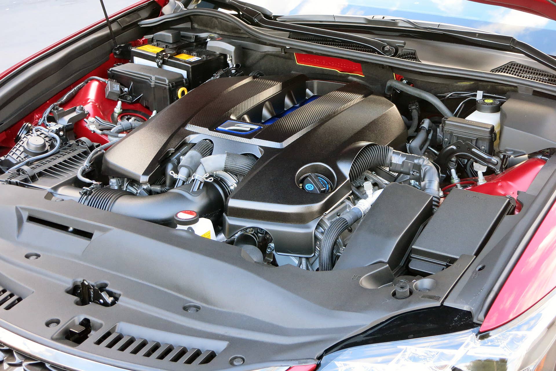 2016 Lexus GS F engine