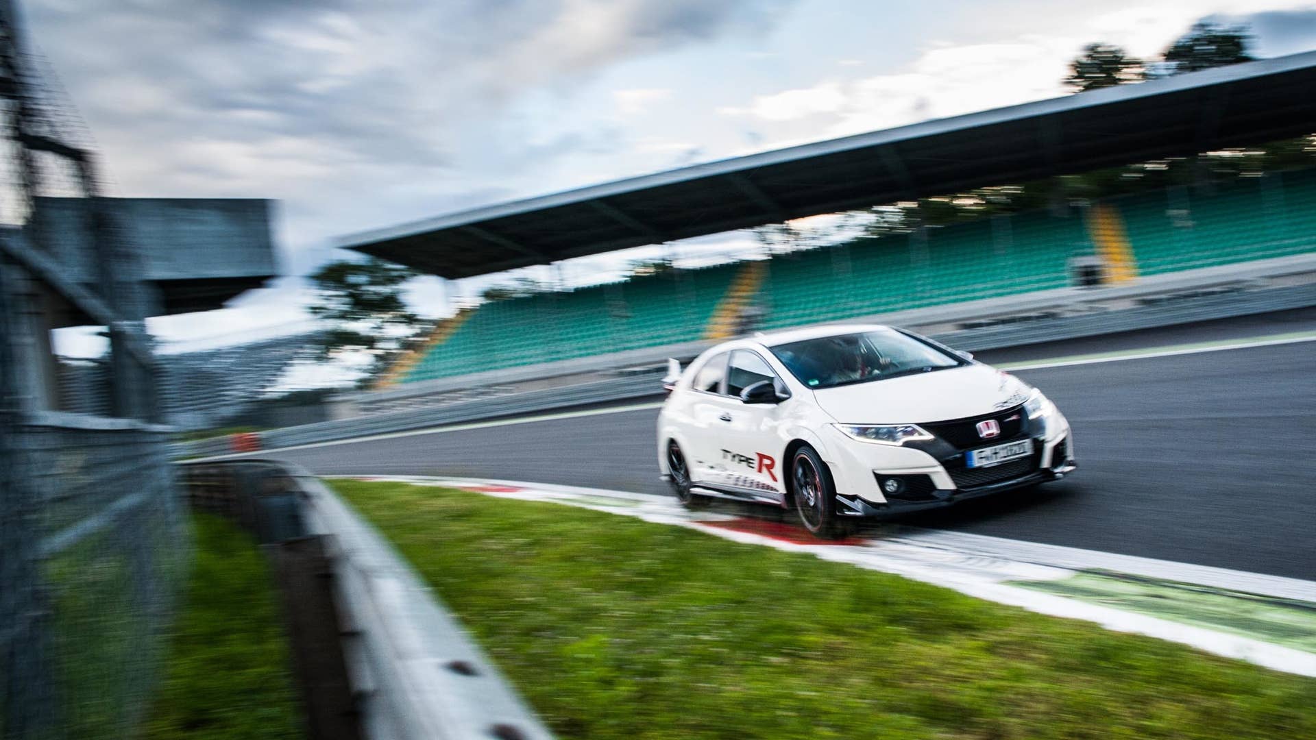 Honda Civic Type R Monza lap
