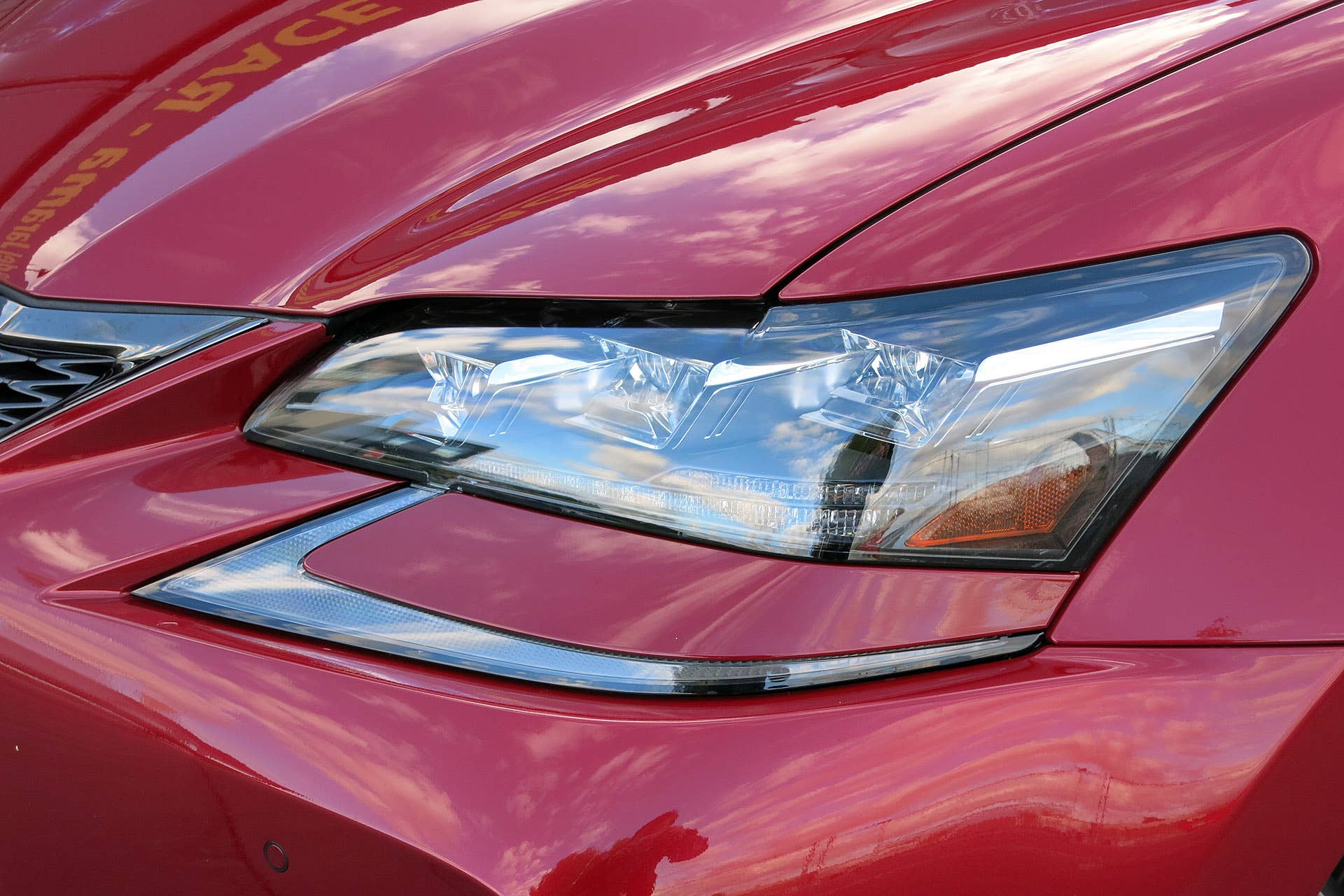 2016 Lexus GS F headlight