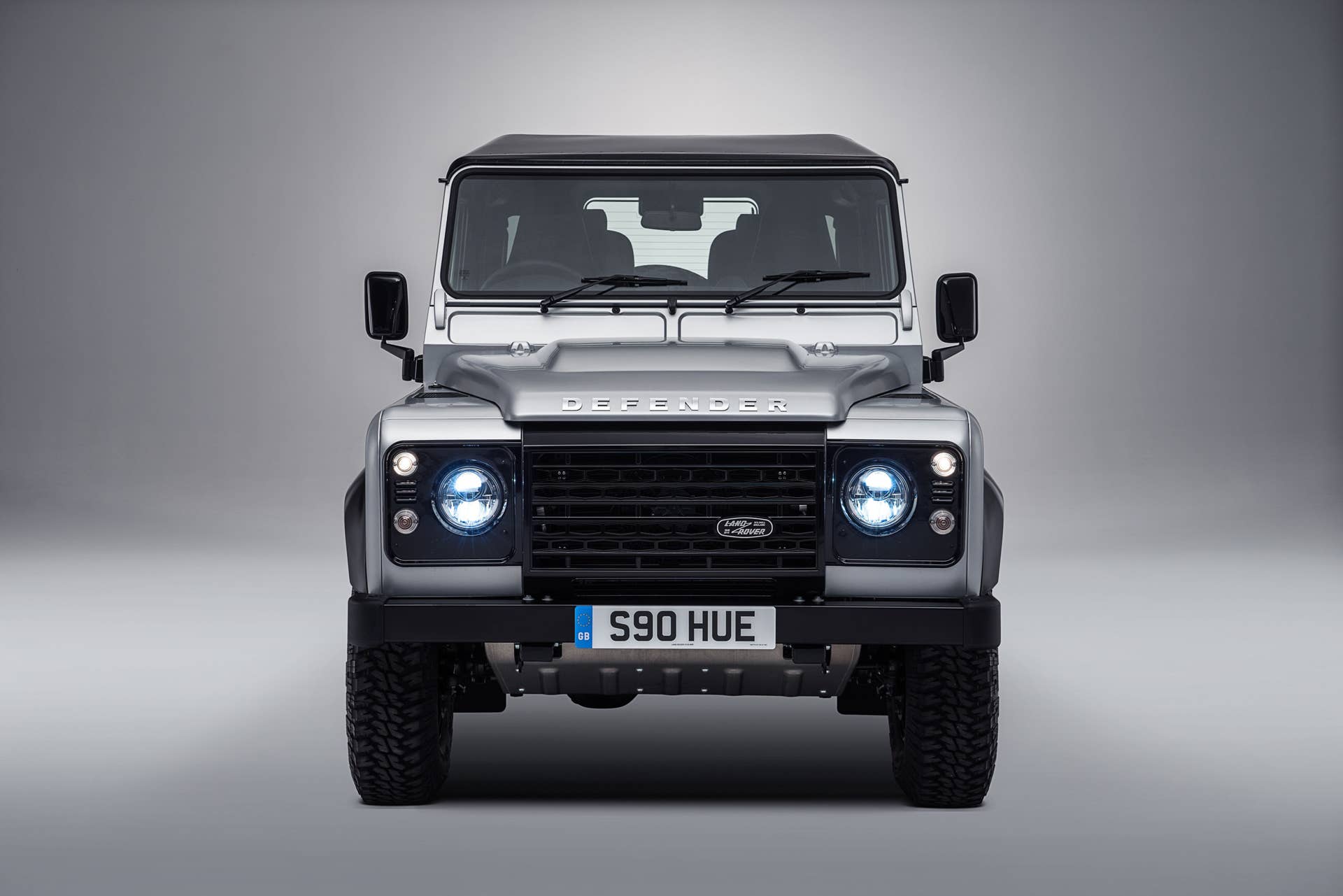 Land Rover Defender 2,000,000 front