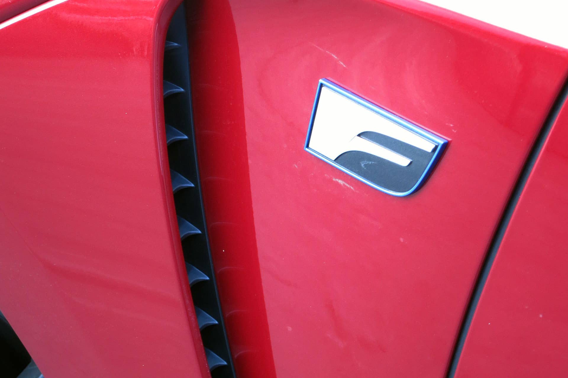 2016 Lexus GS F badge