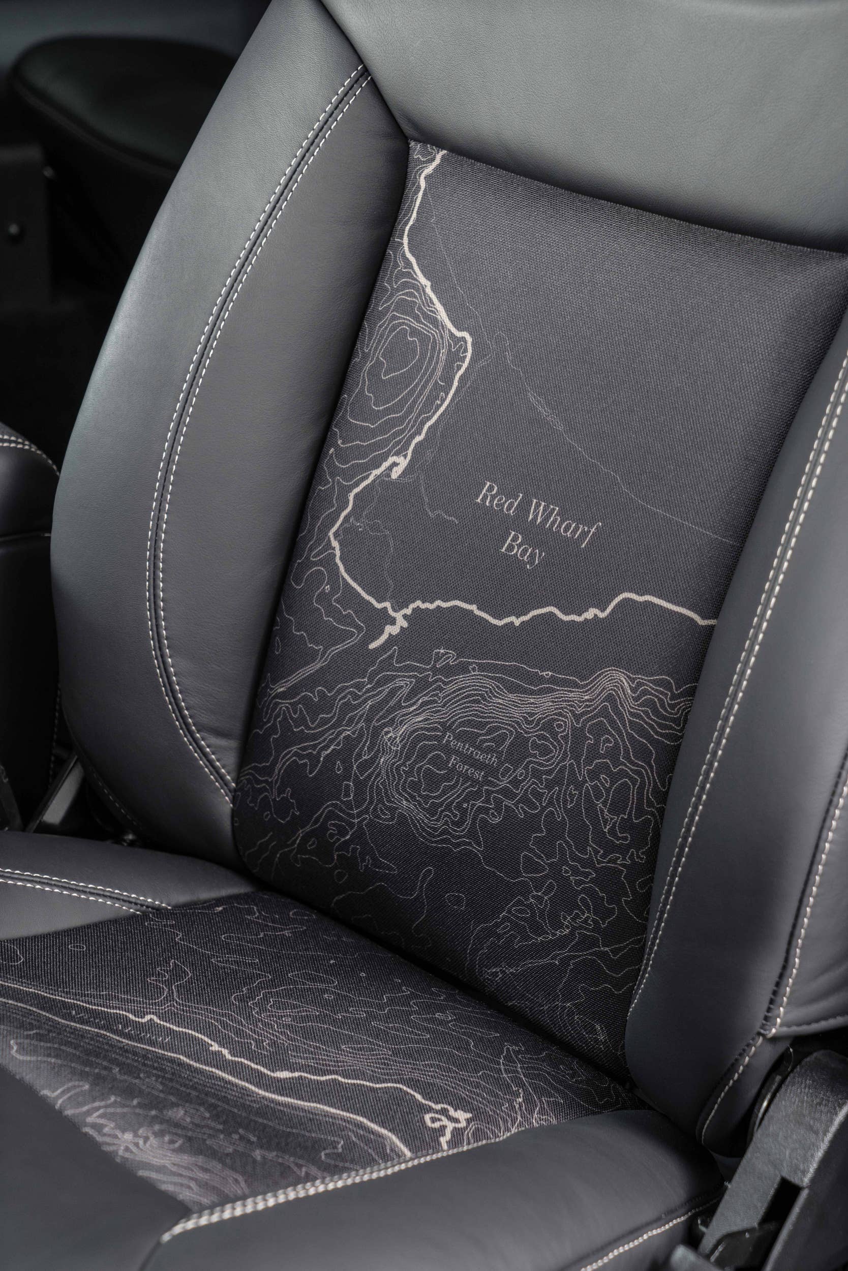 Land Rover Defender 2,000,000 seat