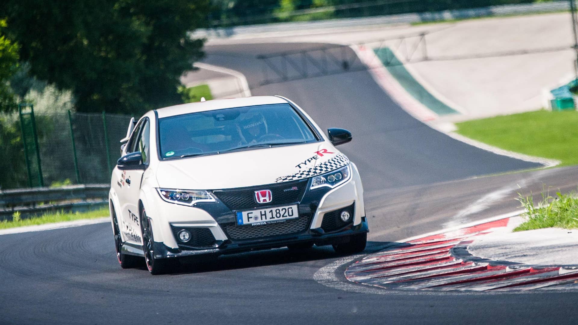 Honda Civic Type R sets new benchmark time at Hungaroring with Hondaâs WTCC driver Norbert Michelisz