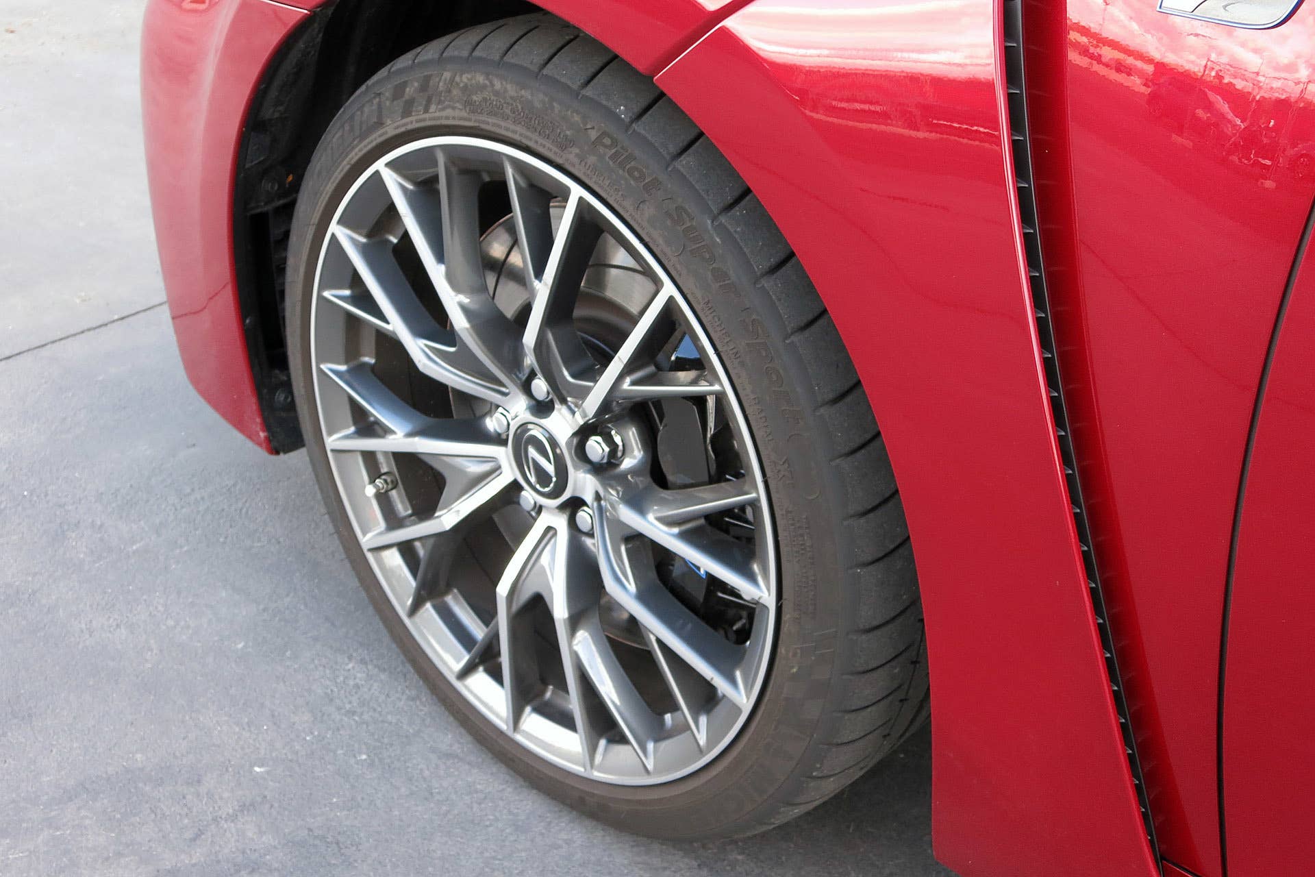 2016 Lexus GS F wheel