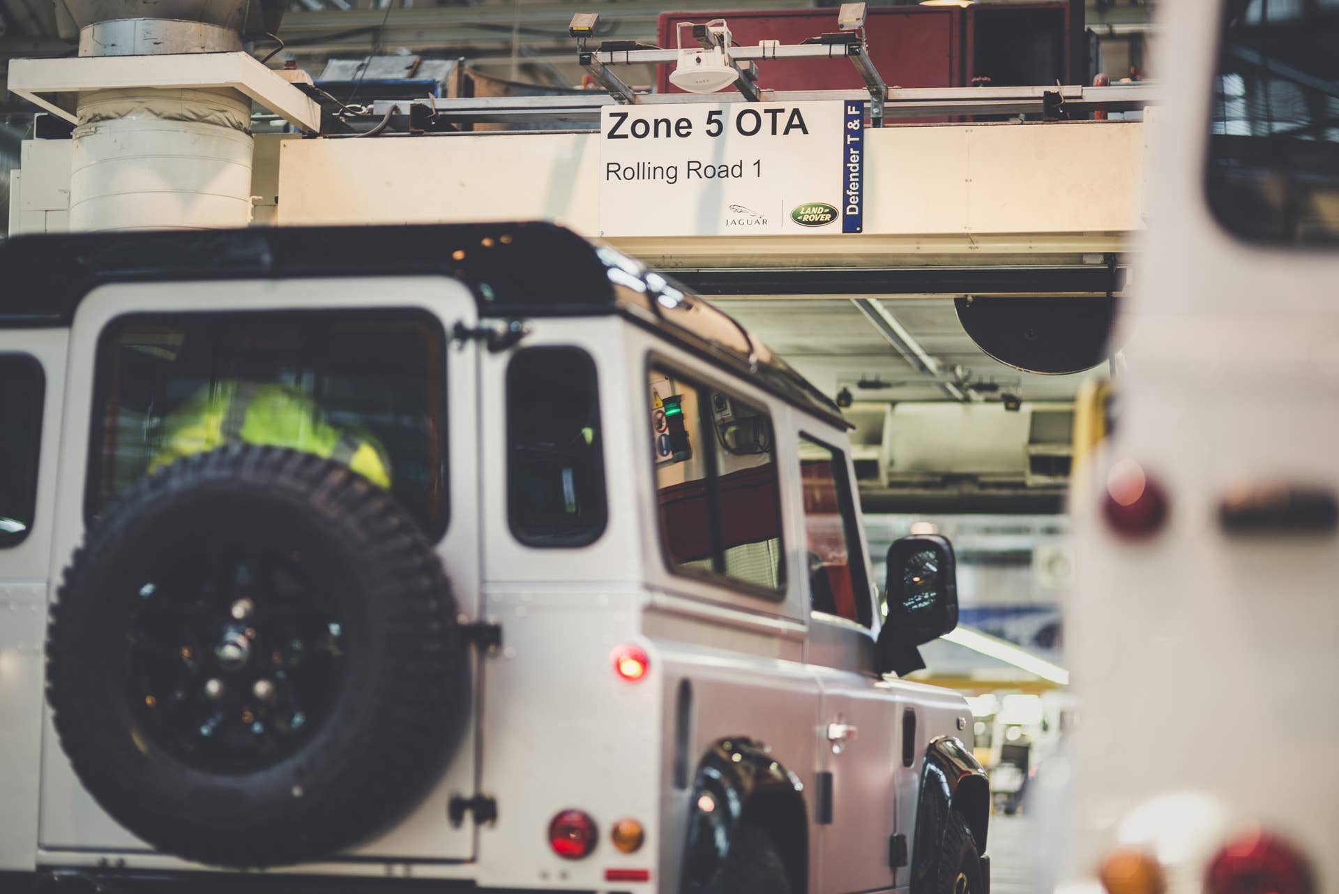 Land Rover Defender 2,000,000 assembly