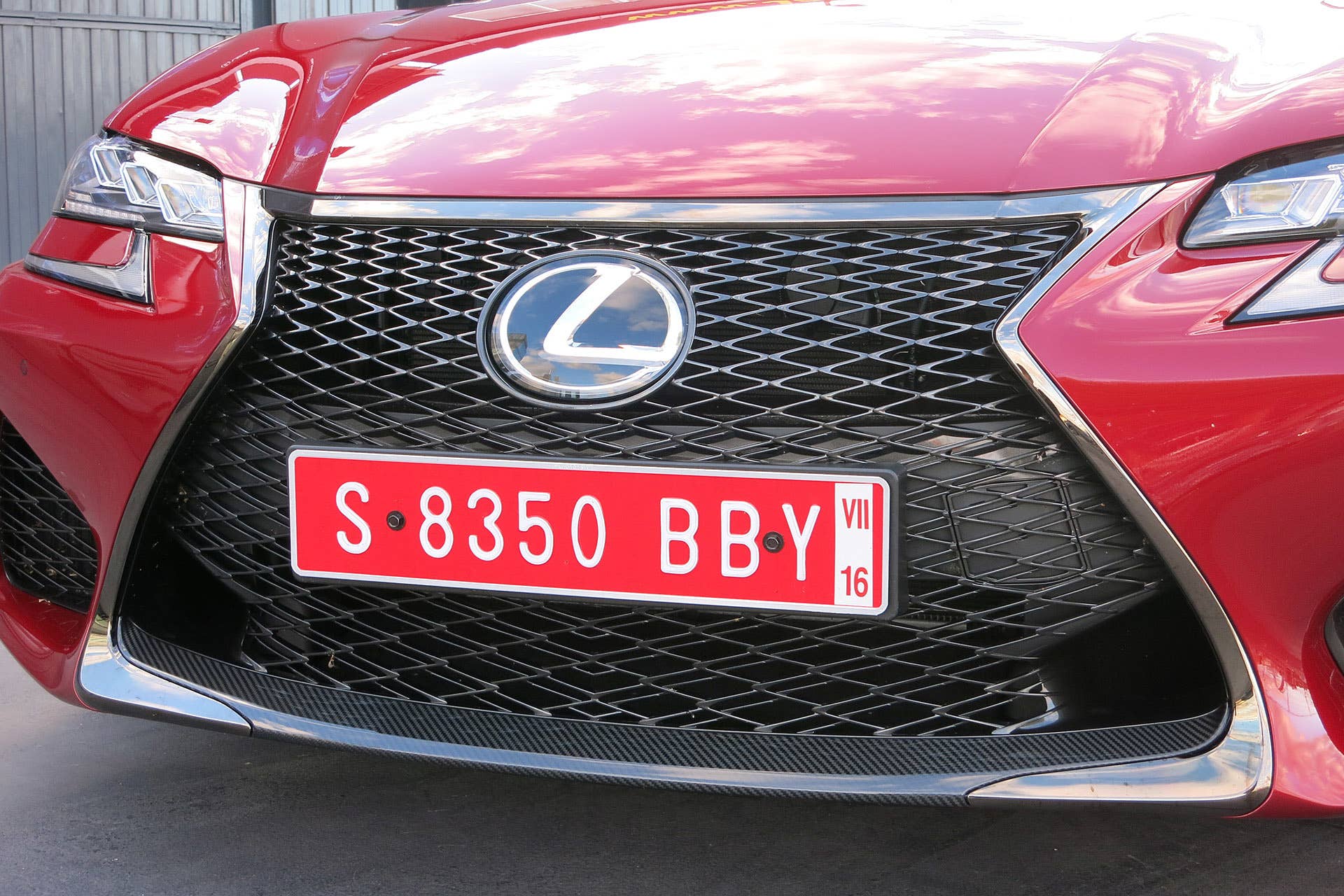 2016 Lexus GS F grille