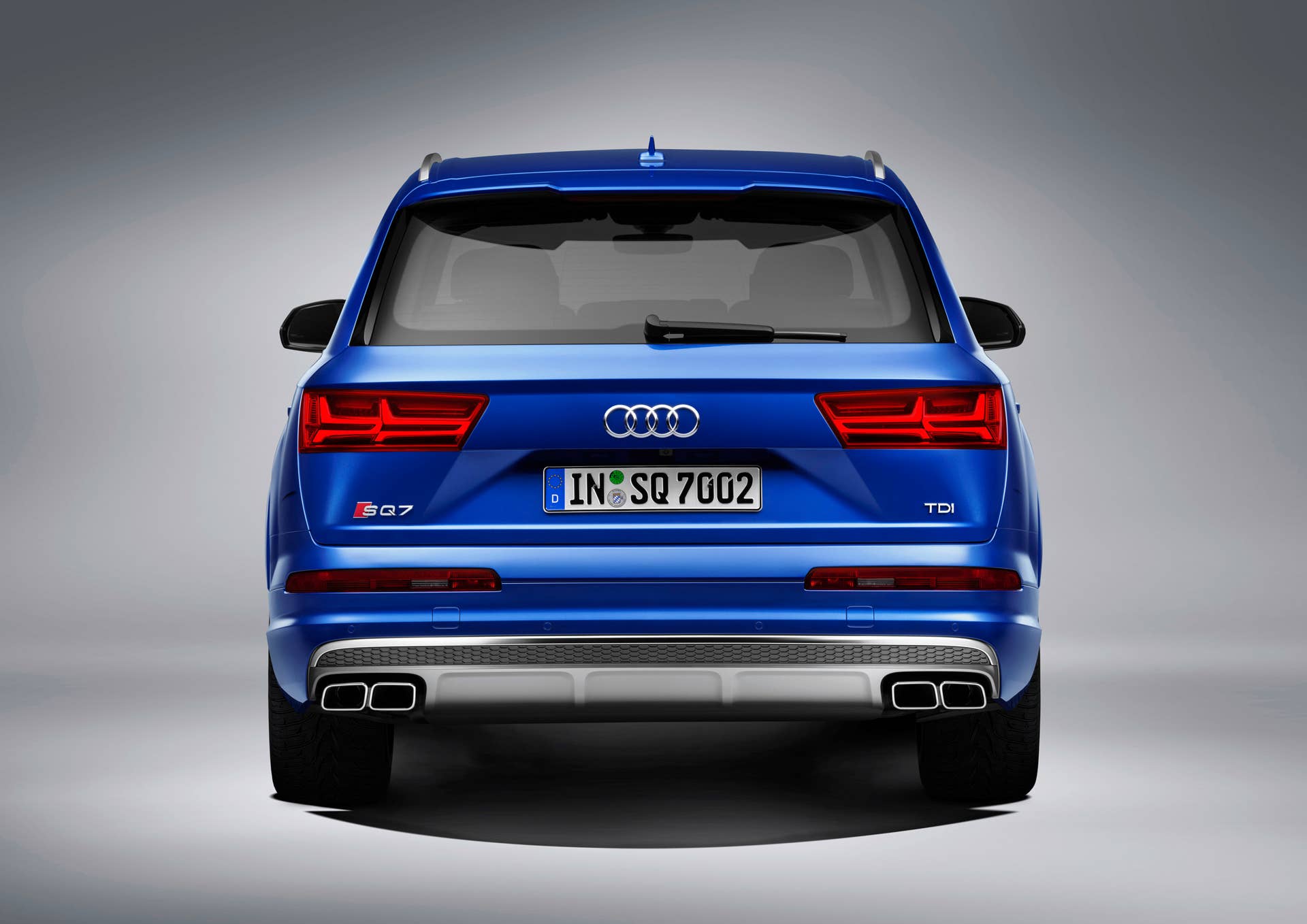 Audi SQ7 TDI studio rear
