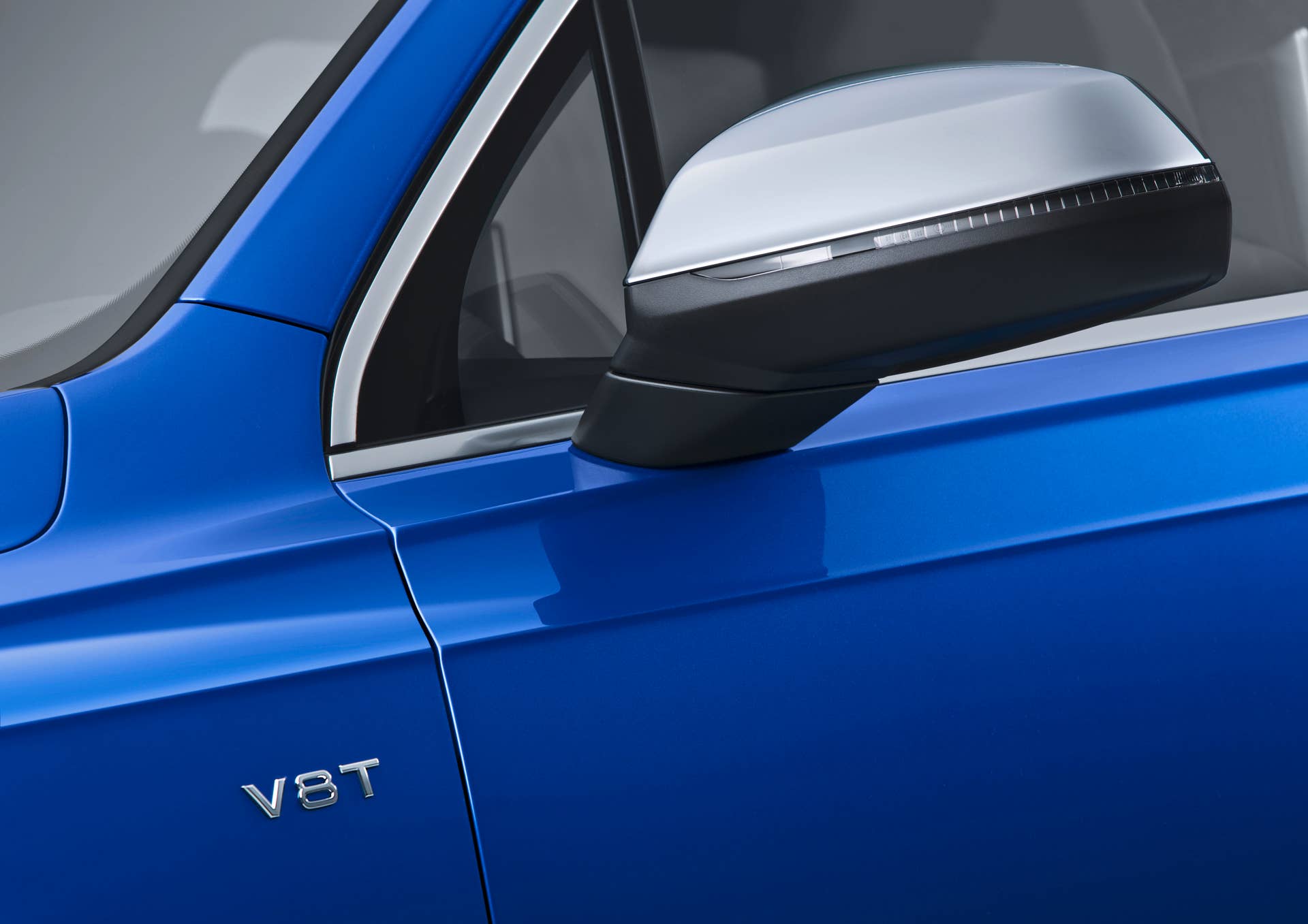 Audi SQ7 TDI detail side mirror