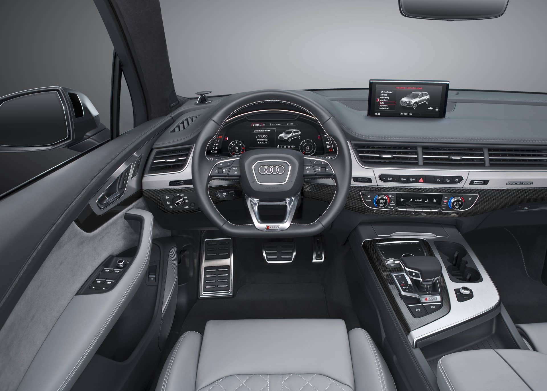 Audi SQ7 TDI interior