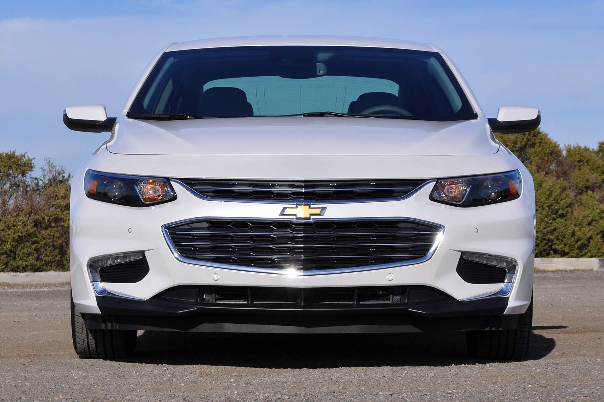 2016 Chevrolet Malibu Hybrid front view